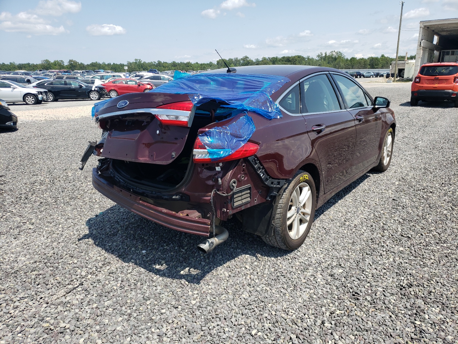 Photo 4 from auction – 2018 FORD FUSION with VIN 3FA6P0HD0JR255137