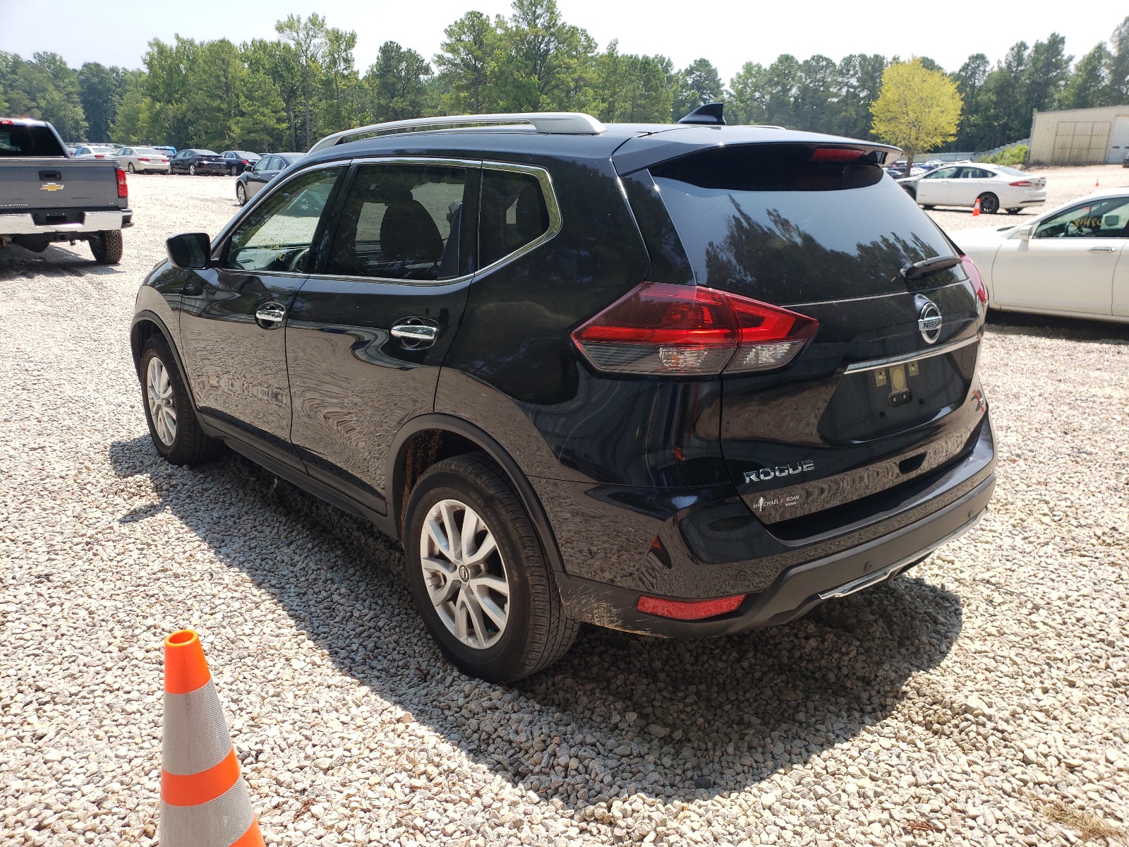 Photo 3 from auction – 2020 NISSAN ROGUE S with VIN JN8AT2MT2LW043739
