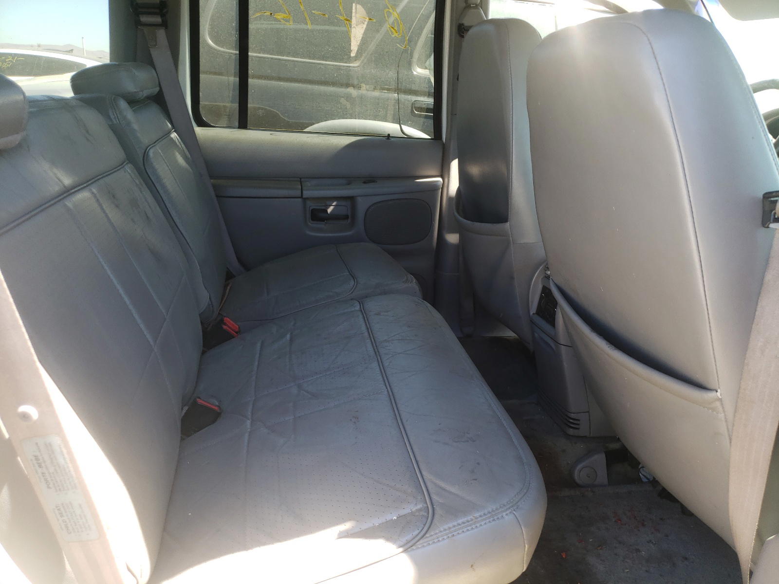 Photo 6 from auction – 1998 FORD EXPLORER with VIN 1FMZU32E1WZB35543