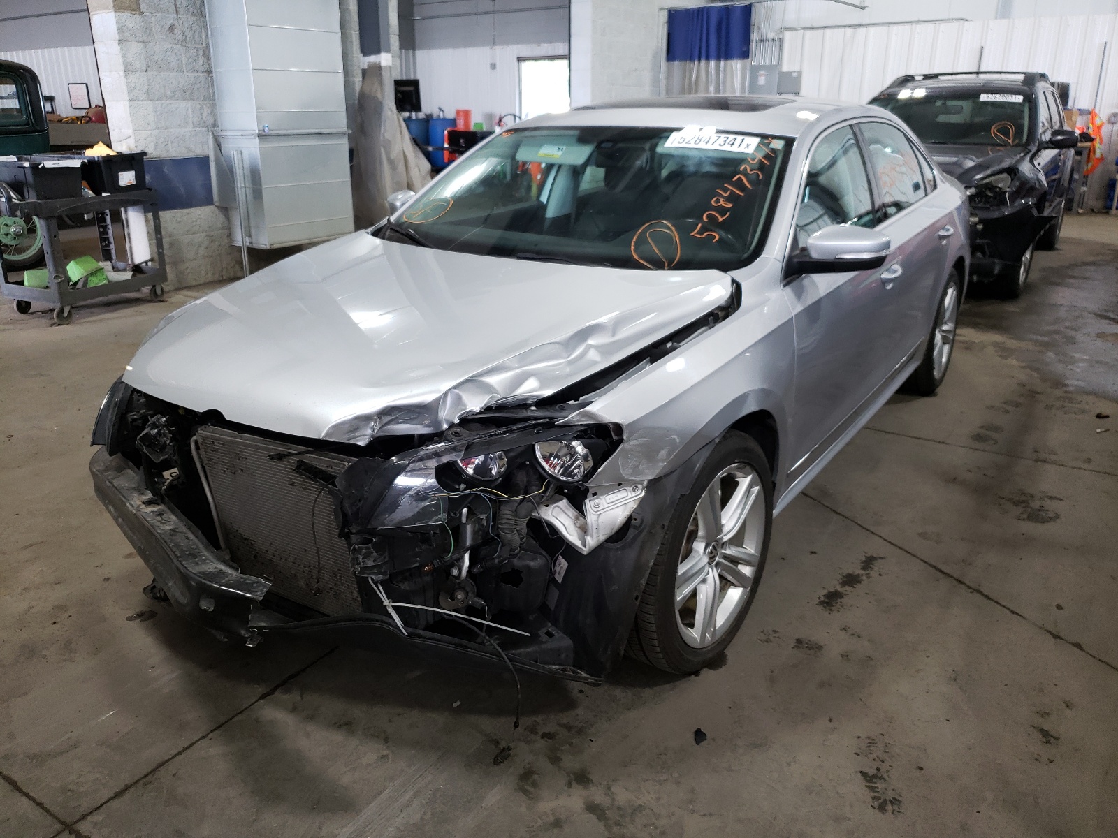 Photo 2 from auction – 2015 VOLKSWAGEN PASSAT SEL with VIN 1VWCV7A36FC074902
