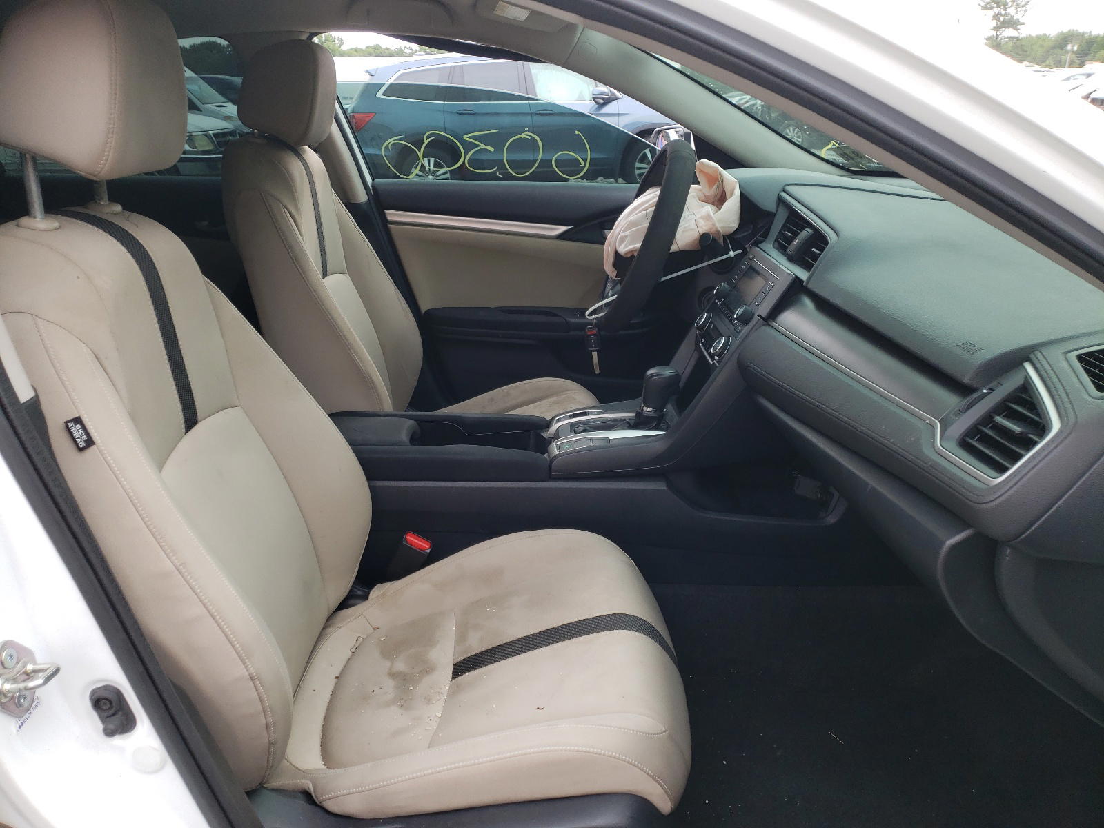 Photo 5 from auction – 2016 HONDA CIVIC LX with VIN 19XFC2F59GE218844