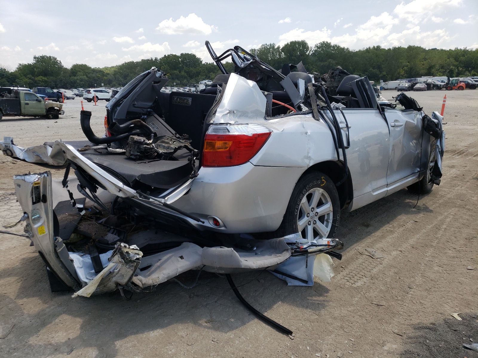 Zdjęcie 4 z aukcji – 2010 TOYOTA HIGHLANDER z VIN 5TDJK3EH5AS012500