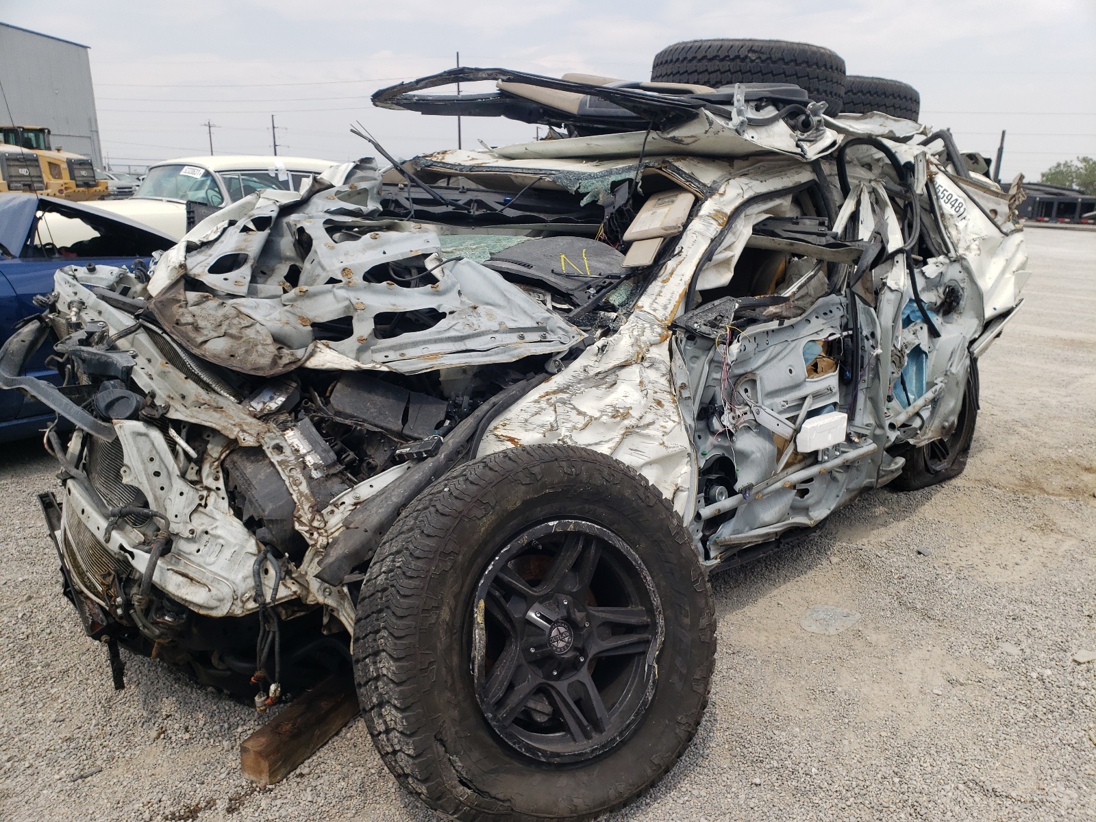 Photo 2 from auction – 2014 TOYOTA 4RUNNER SR with VIN JTEBU5JR9E5189714