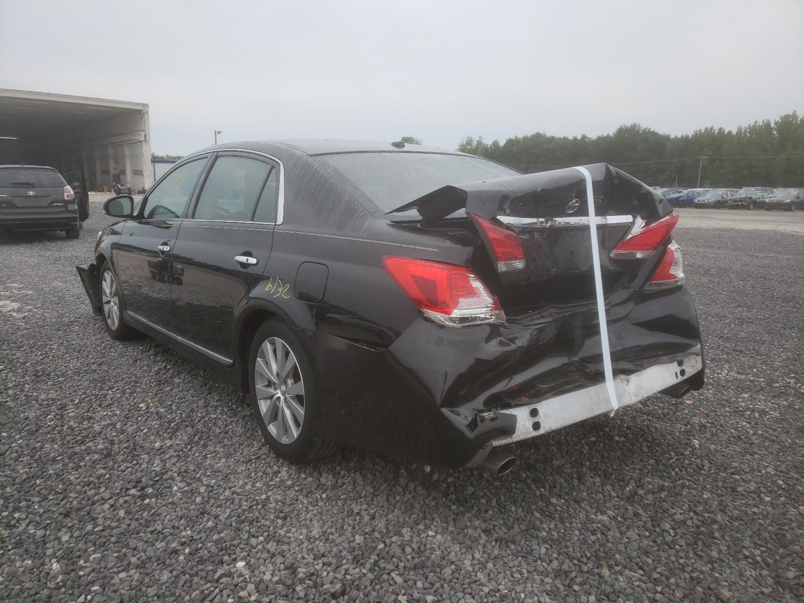 Photo 3 from auction – 2011 TOYOTA AVALON BAS with VIN 4T1BK3DB9BU428768