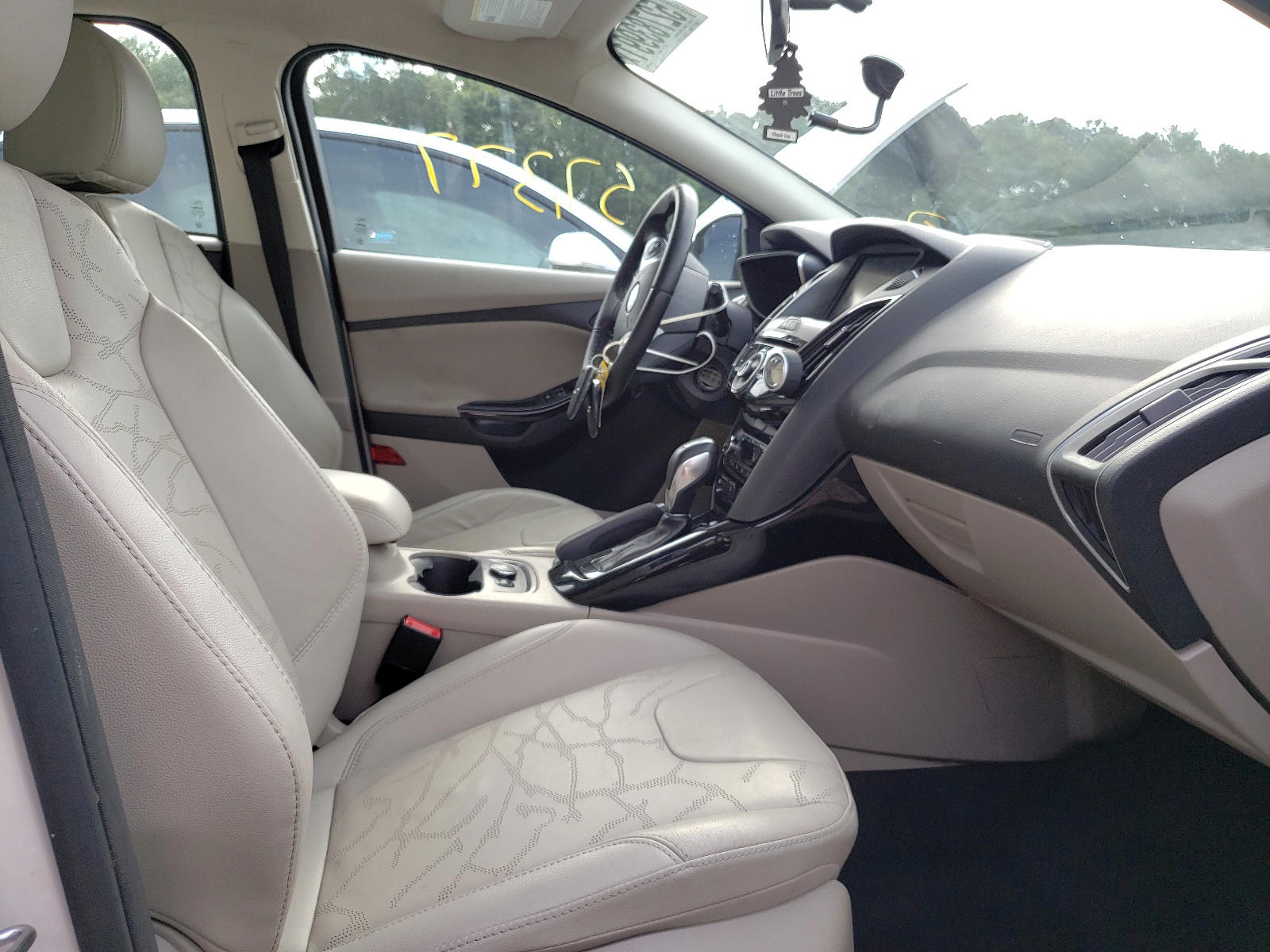 Photo 5 from auction – 2014 FORD FOCUS BEV with VIN 1FADP3R4XEL353300
