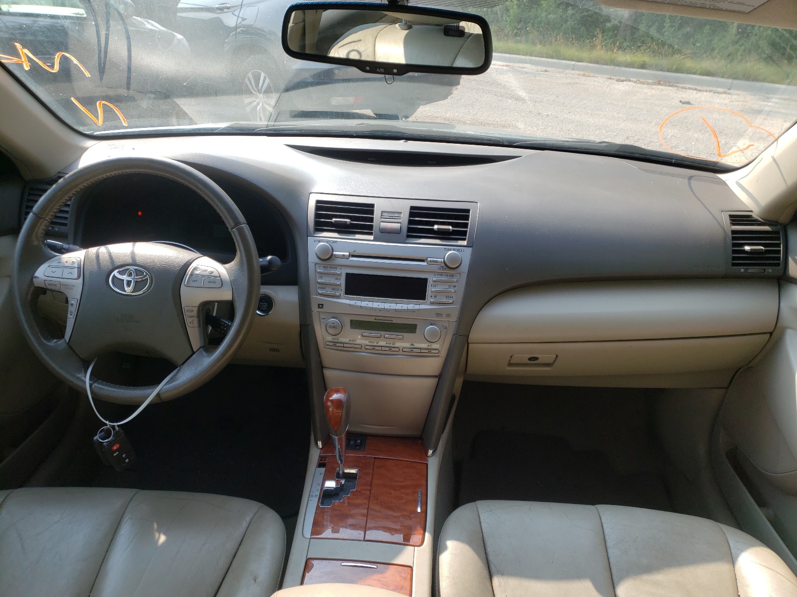 Photo 9 from auction – 2011 TOYOTA CAMRY SE with VIN 4T1BK3EK2BU623920