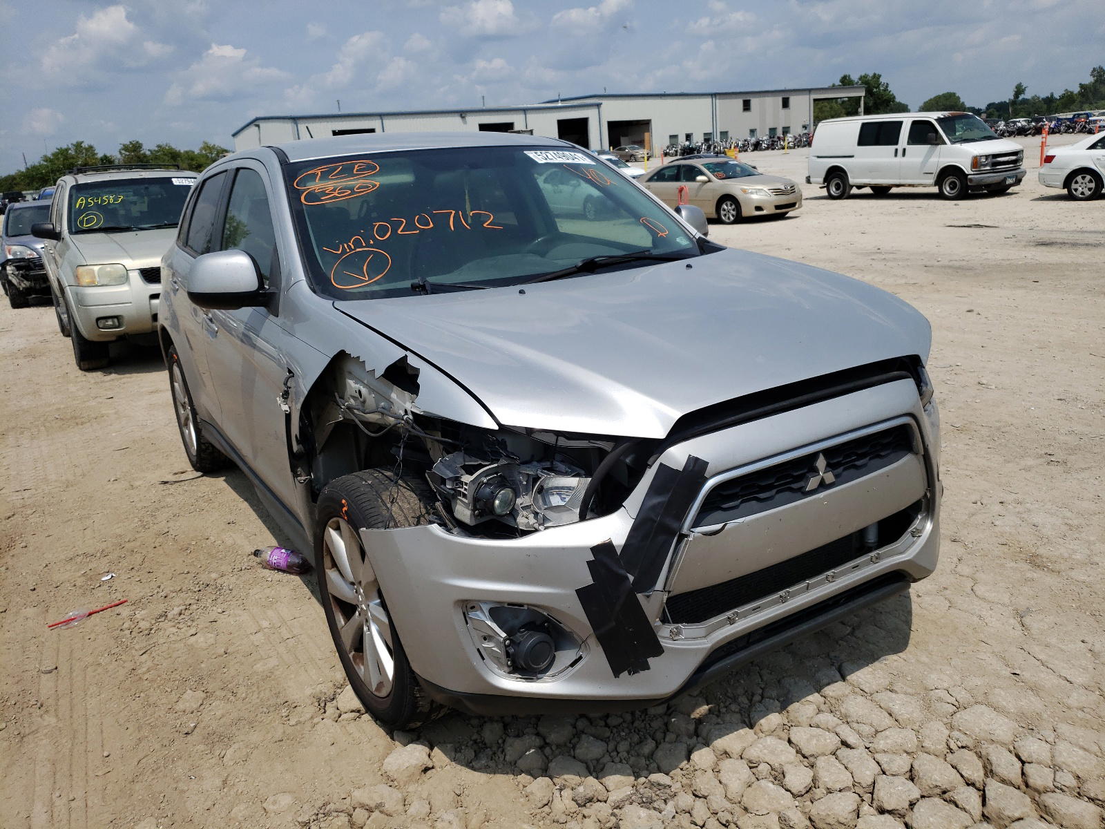 MITSUBISHI OUTLANDER 2013 with VIN 4A4AP3AU6DE020712 - Photo from auction