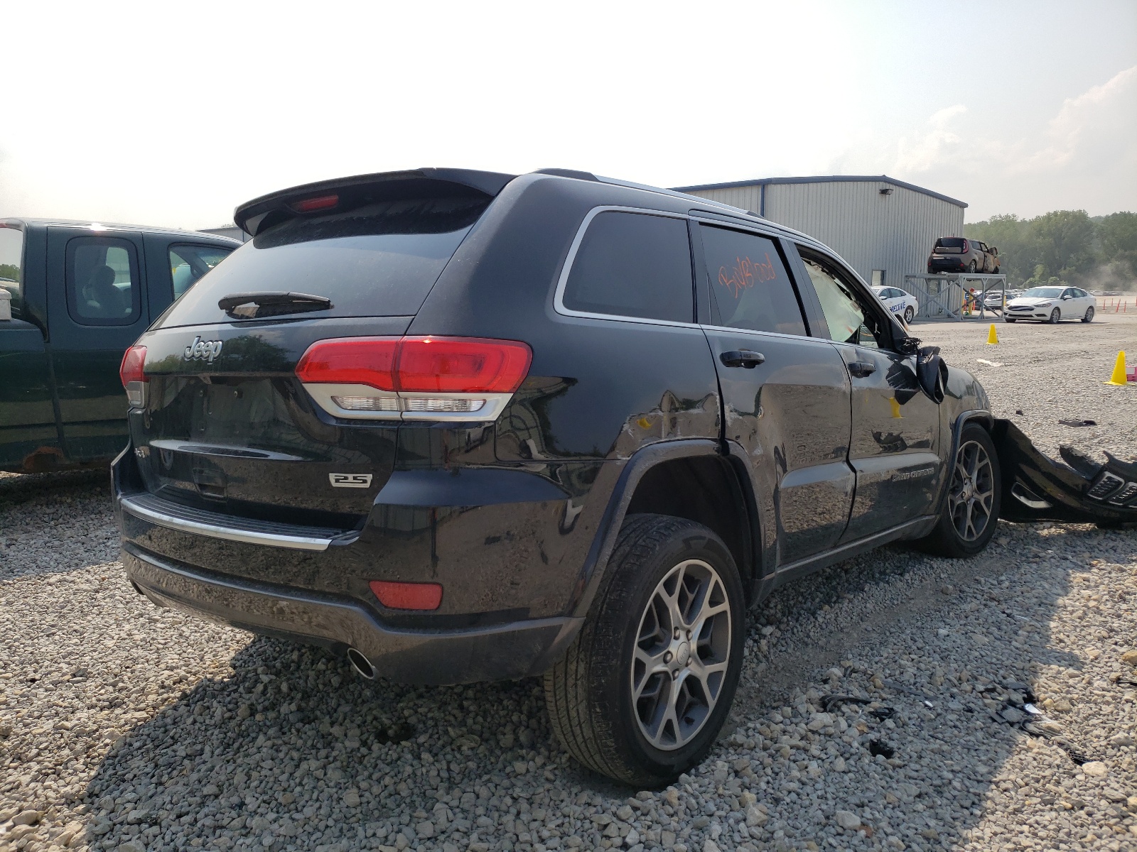 Photo 4 from auction – 2018 JEEP GRAND CHER with VIN 1C4RJFBG1JC102571