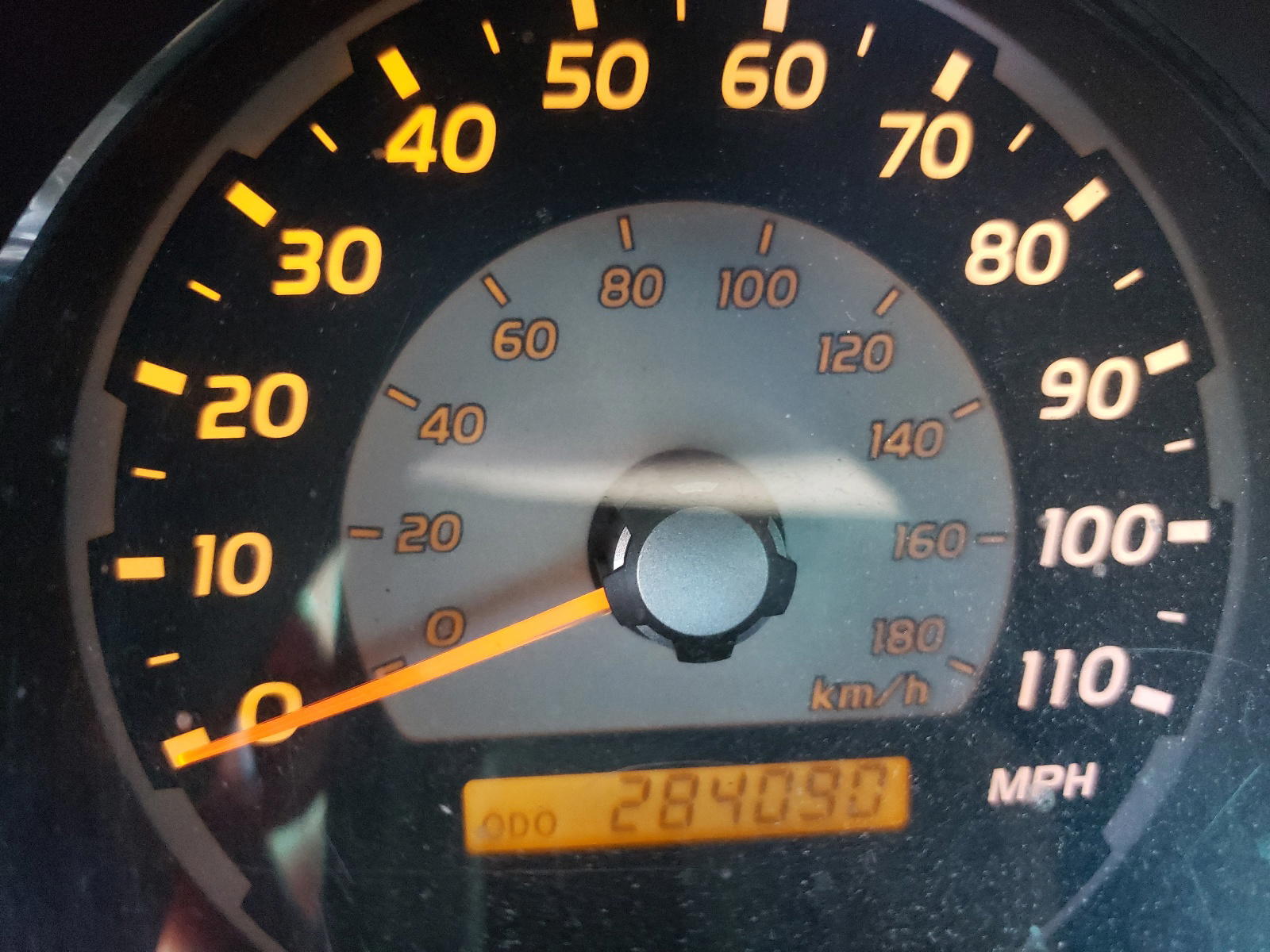 Photo 8 from auction – 2004 TOYOTA 4RUNNER SR with VIN JTEBU14R840024334