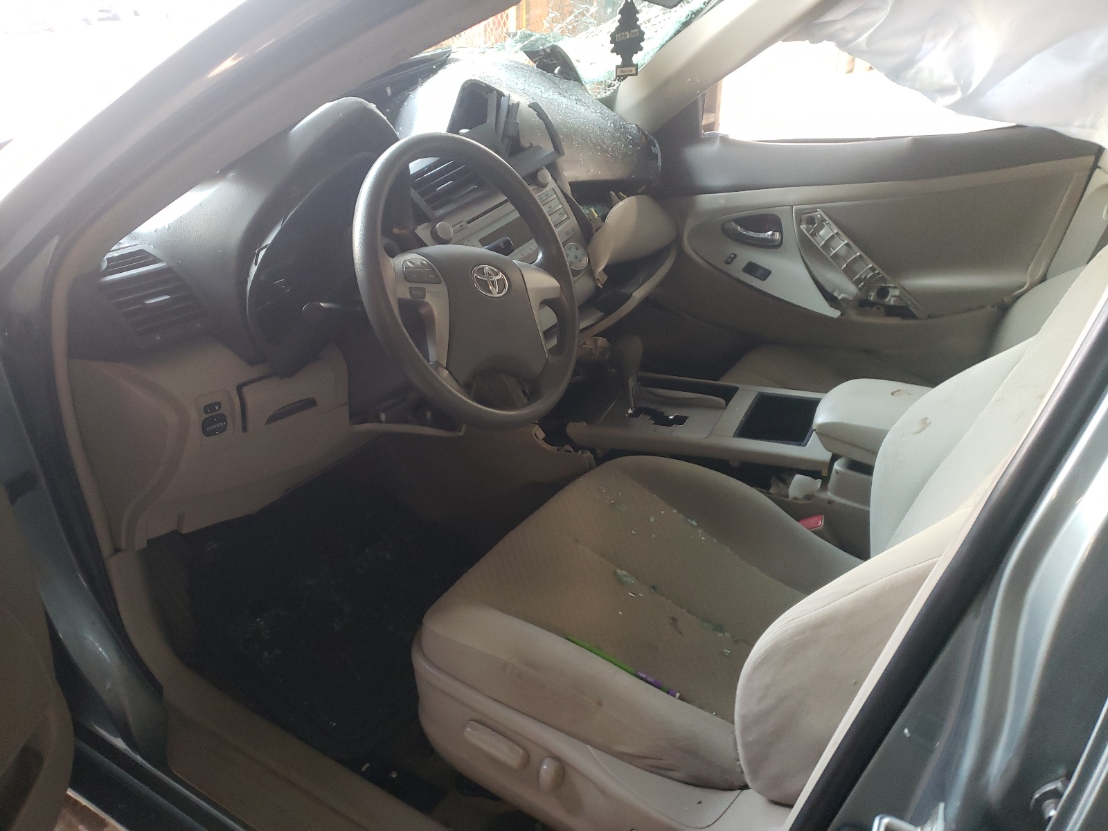 Photo 5 from auction – 2009 TOYOTA CAMRY BASE with VIN 4T1BE46K19U895090