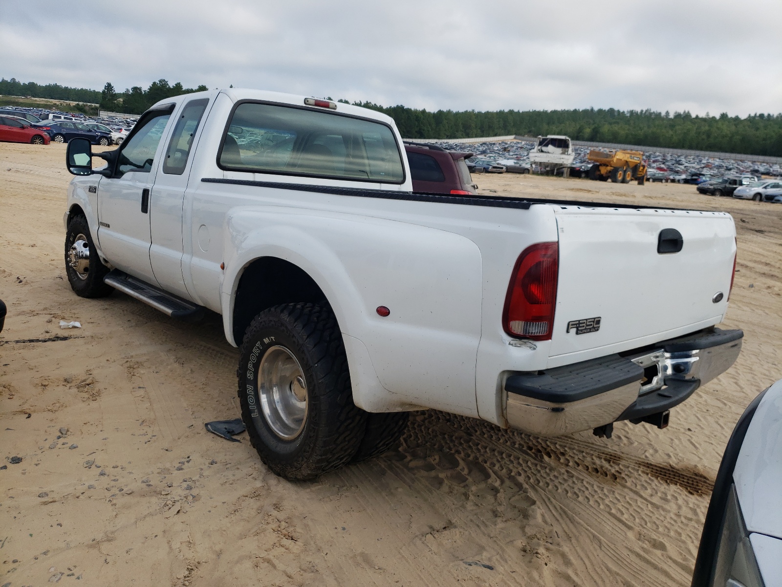 Photo 3 from auction – 2001 FORD F350 SUPER with VIN 1FTWX32F51ED08004