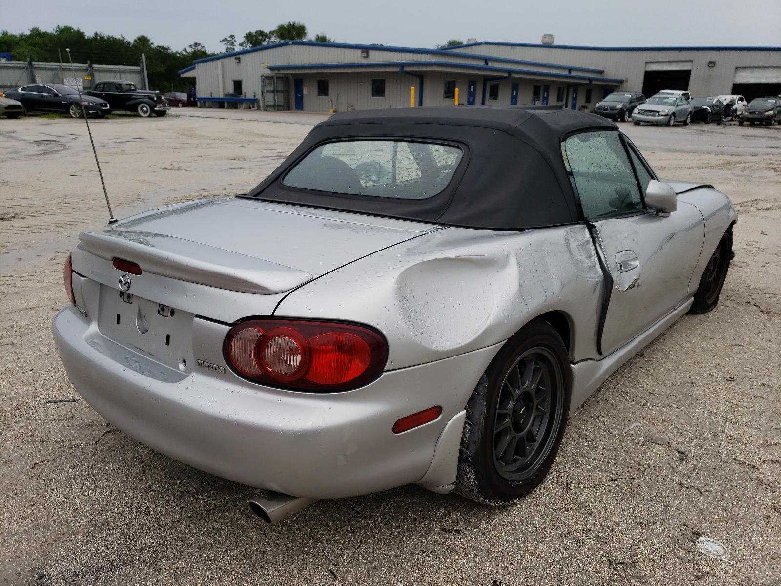 Photo 4 from auction – 2003 MAZDA MX-5 MIATA with VIN JM1NB353630304538