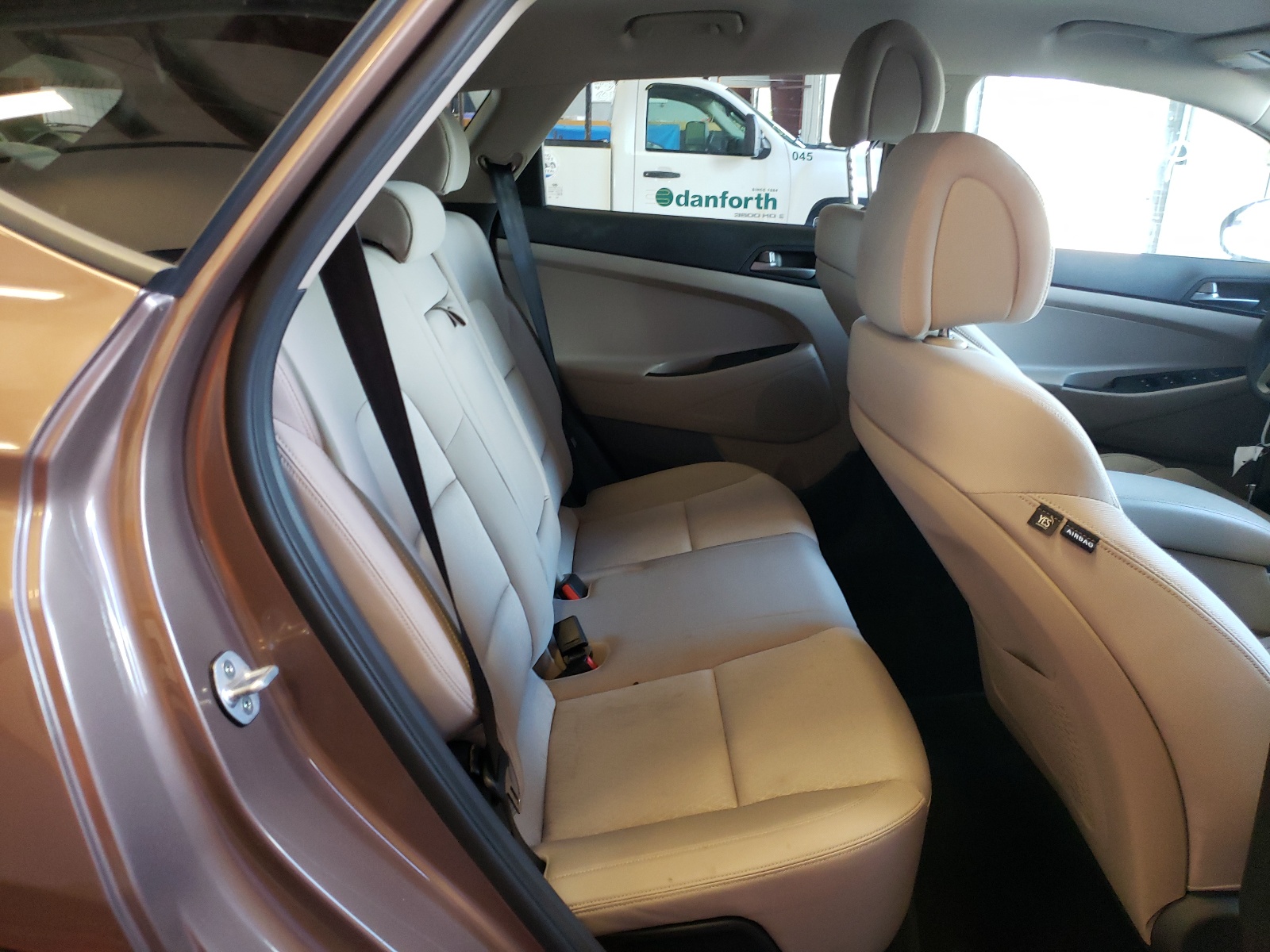 Photo 6 from auction – 2017 HYUNDAI TUCSON LIM with VIN KM8J3CA44HU278690