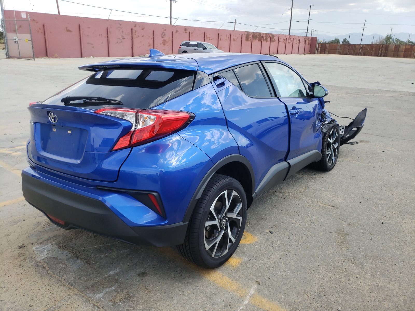 Photo 4 from auction – 2018 TOYOTA C-HR with VIN NMTKHMBX7JR012159