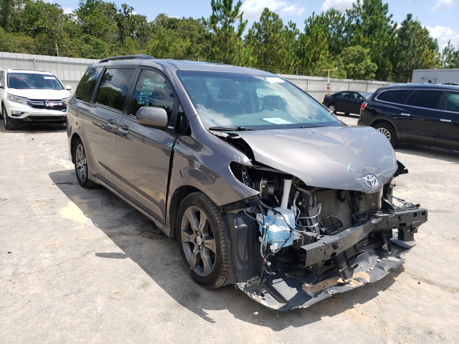 Photo 1 from auction – 2016 TOYOTA SIENNA SE with VIN 5TDXK3DC9GS762541