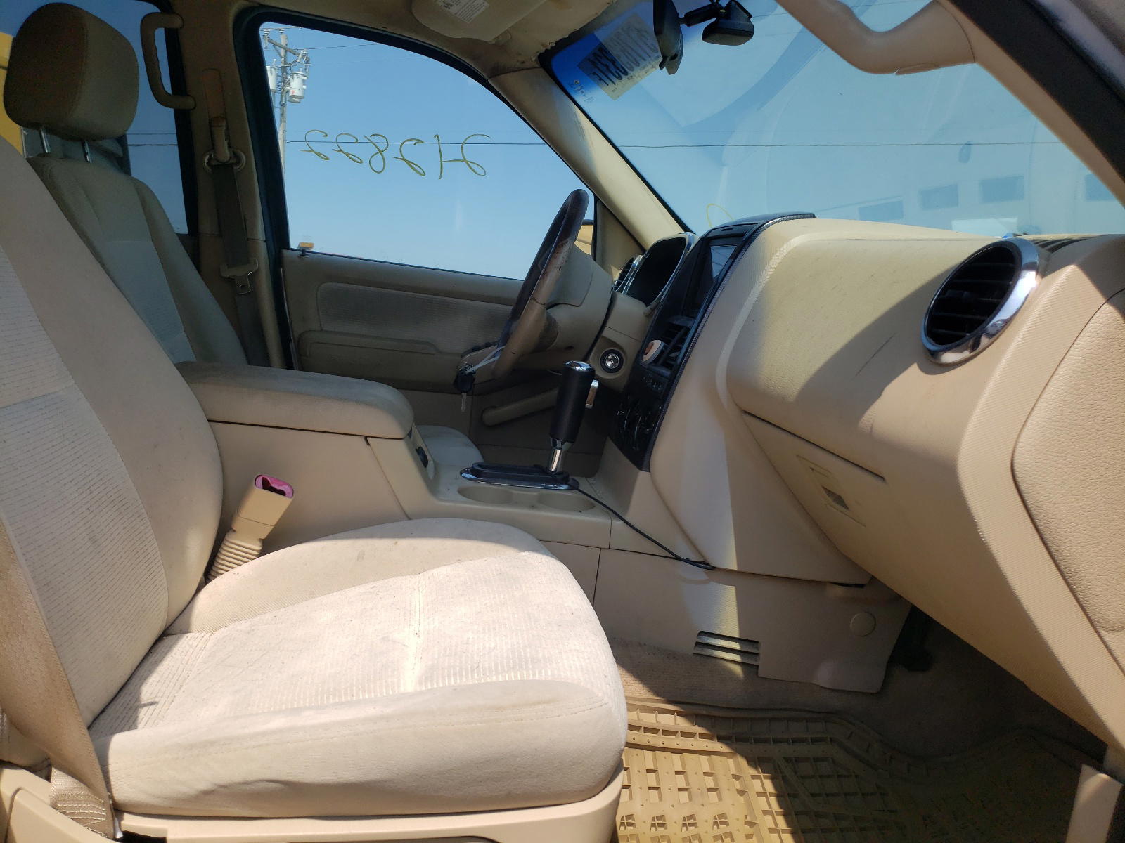 Photo 5 from auction – 2006 FORD EXPLORER X with VIN 1FMEU73E16UA18997