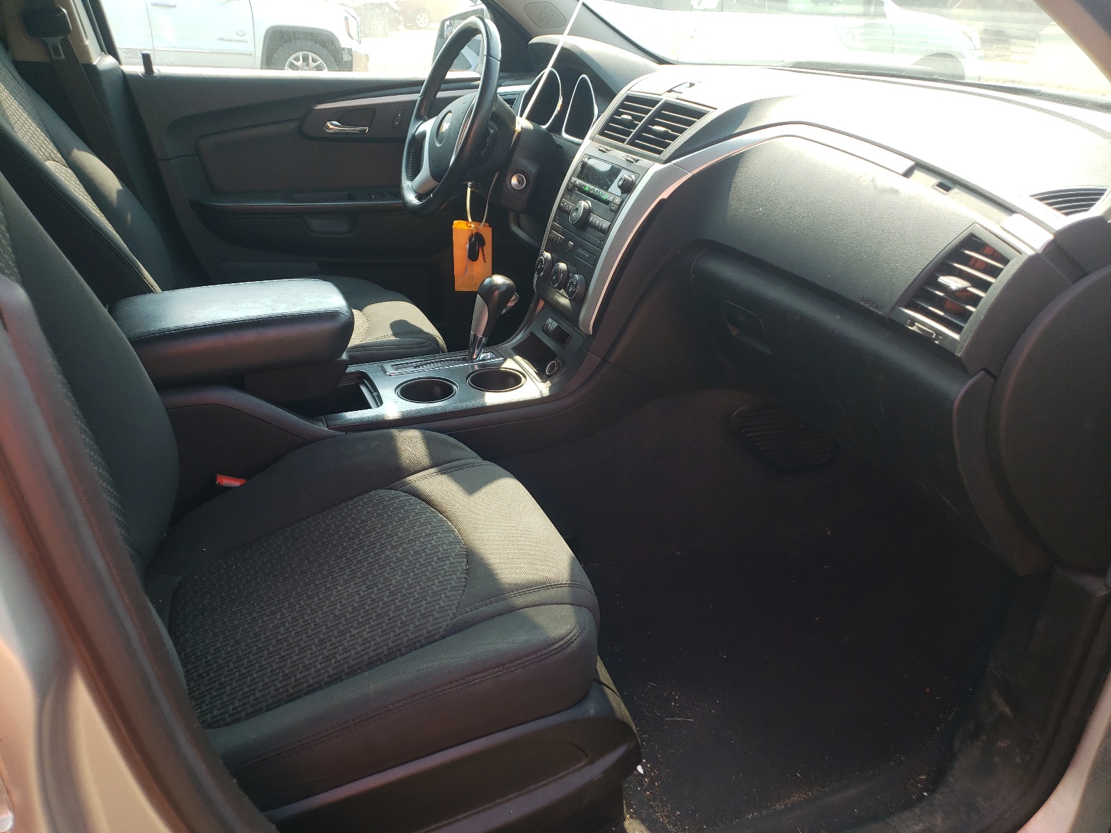 Zdjęcie 5 z aukcji – 2011 CHEVROLET TRAVERSE L z VIN 1GNKRGED1BJ413066