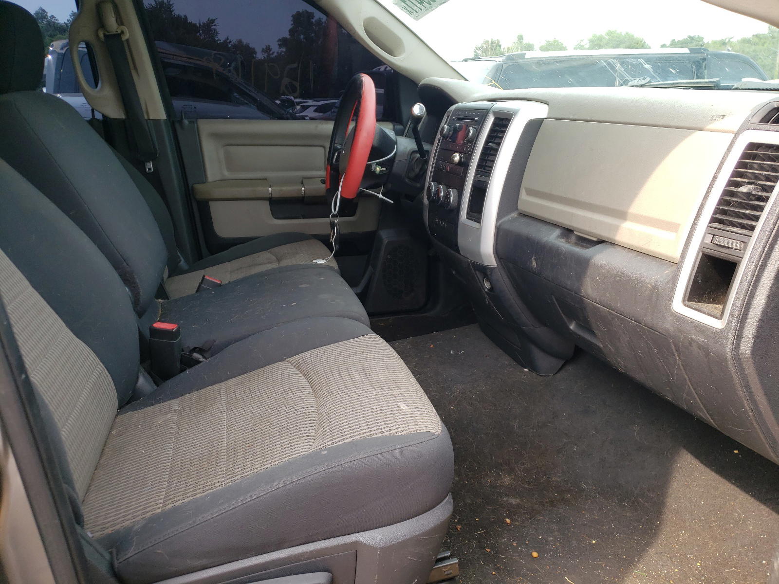 Photo 5 from auction – 2011 DODGE RAM 1500 with VIN 1D7RB1GP4BS586161