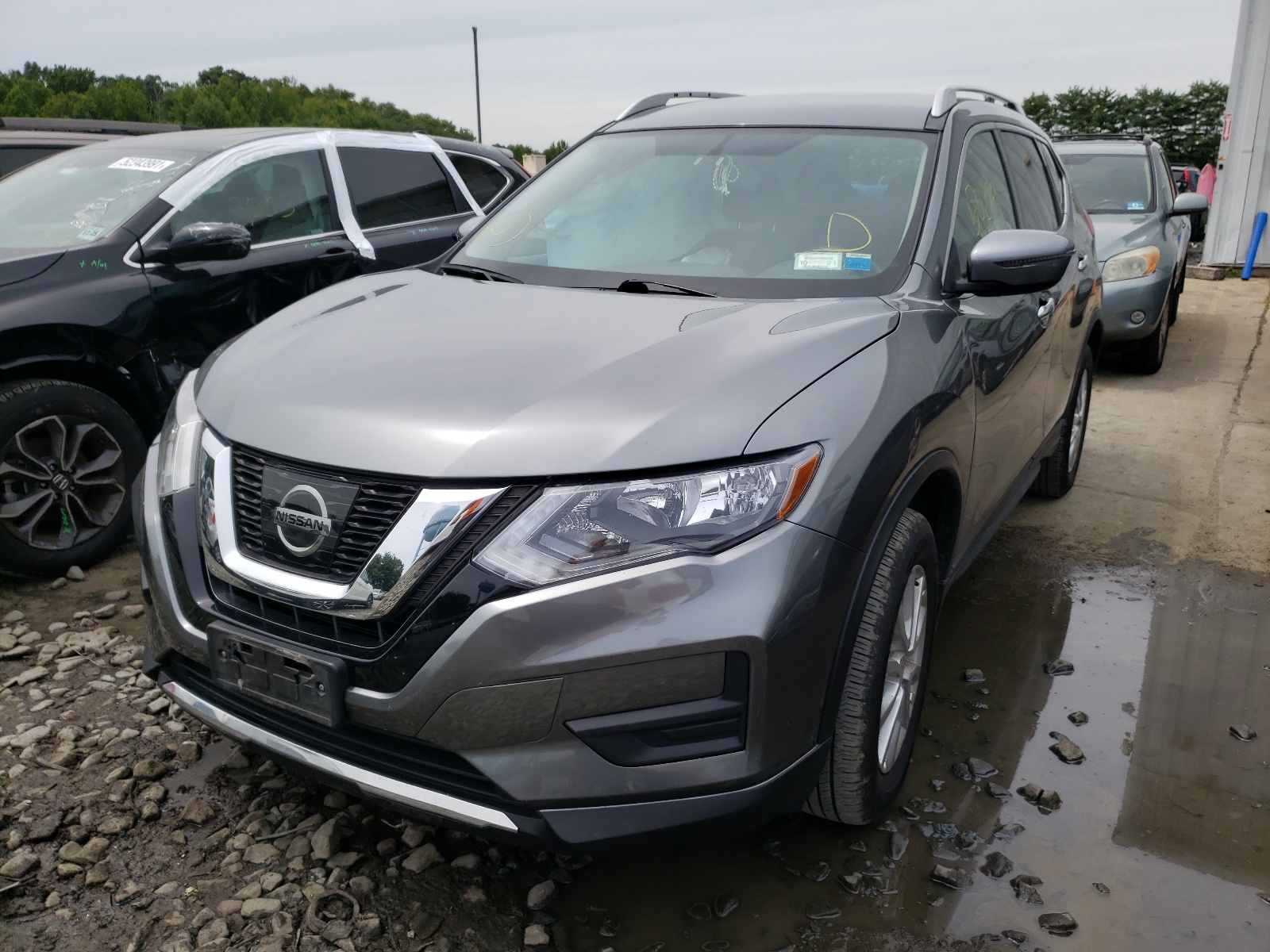 Photo 2 from auction – 2017 NISSAN ROGUE S with VIN KNMAT2MV3HP593434