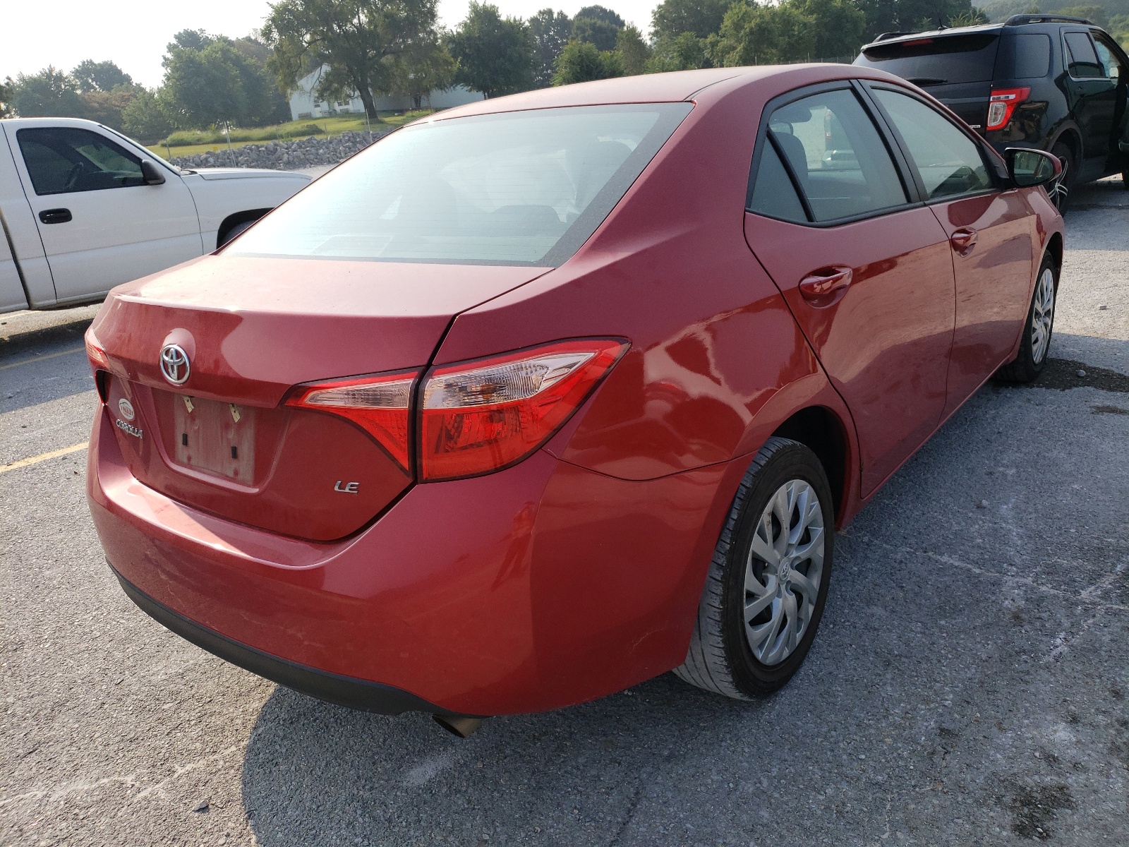 Photo 4 from auction – 2017 TOYOTA COROLLA L with VIN 5YFBURHE0HP660056