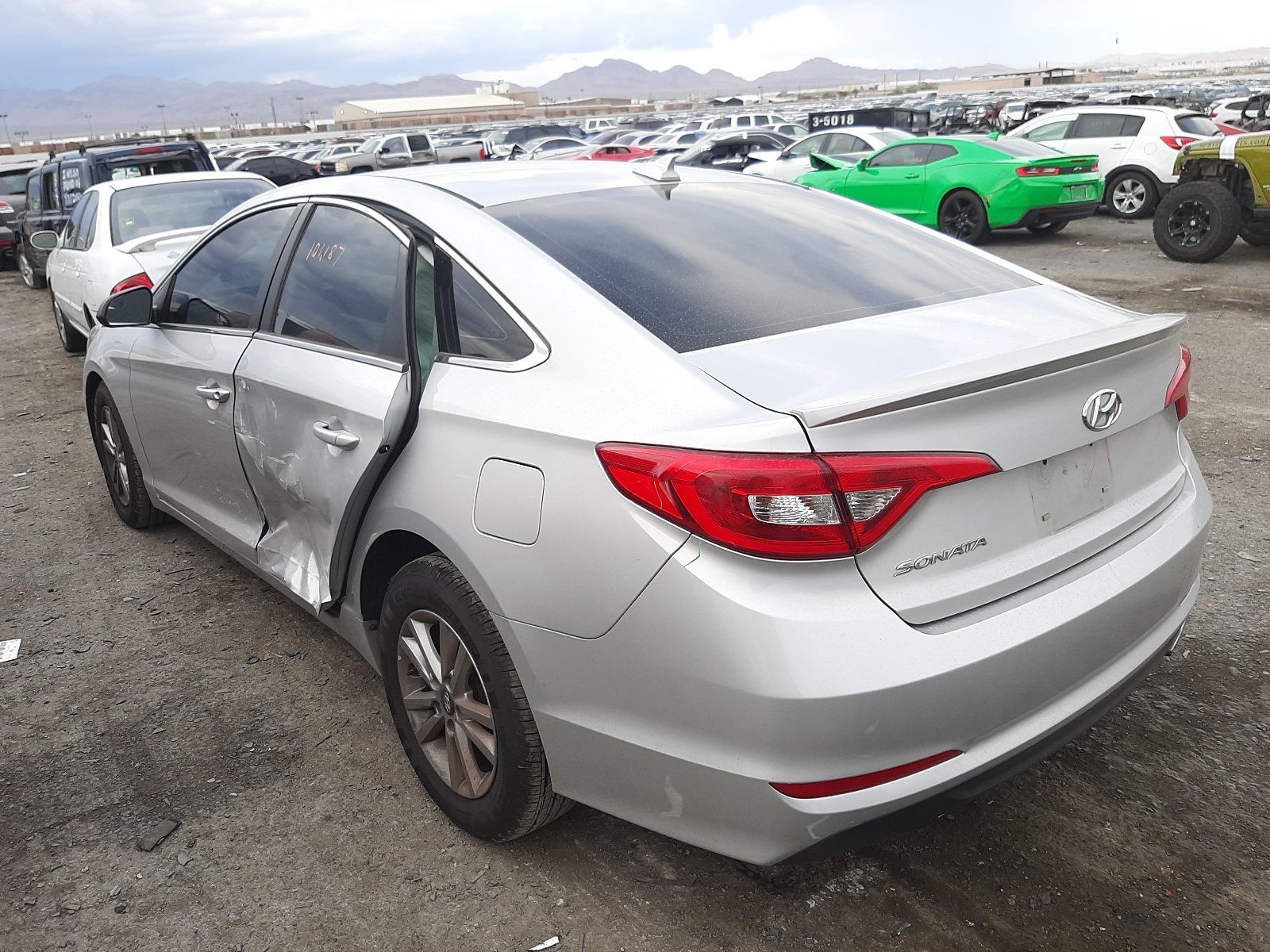 Photo 3 from auction – 2016 HYUNDAI SONATA SE with VIN 5NPE24AF1GH302534