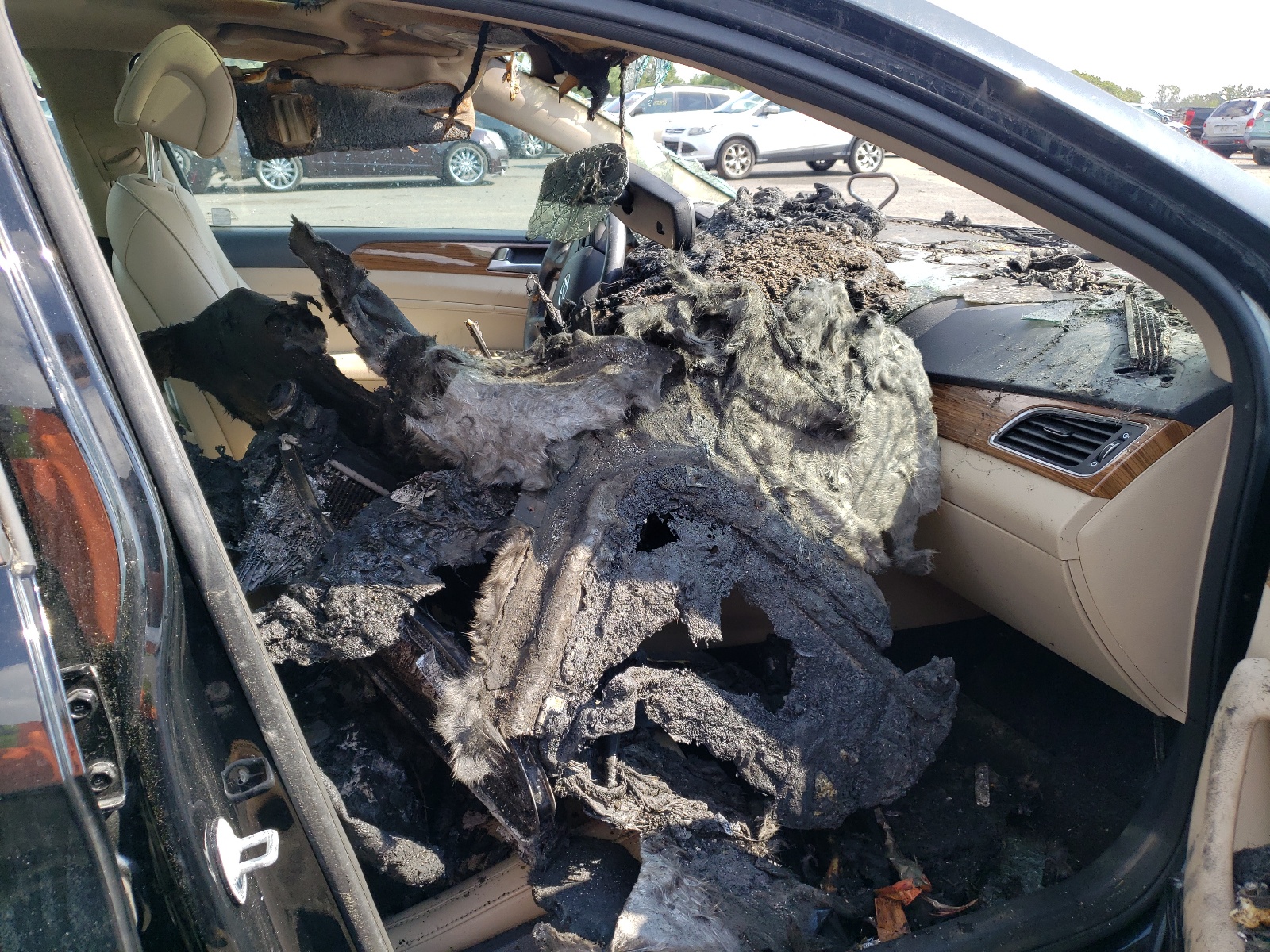 Photo 5 from auction – 2015 HYUNDAI SONATA SPO with VIN 5NPE34AF7FH227091