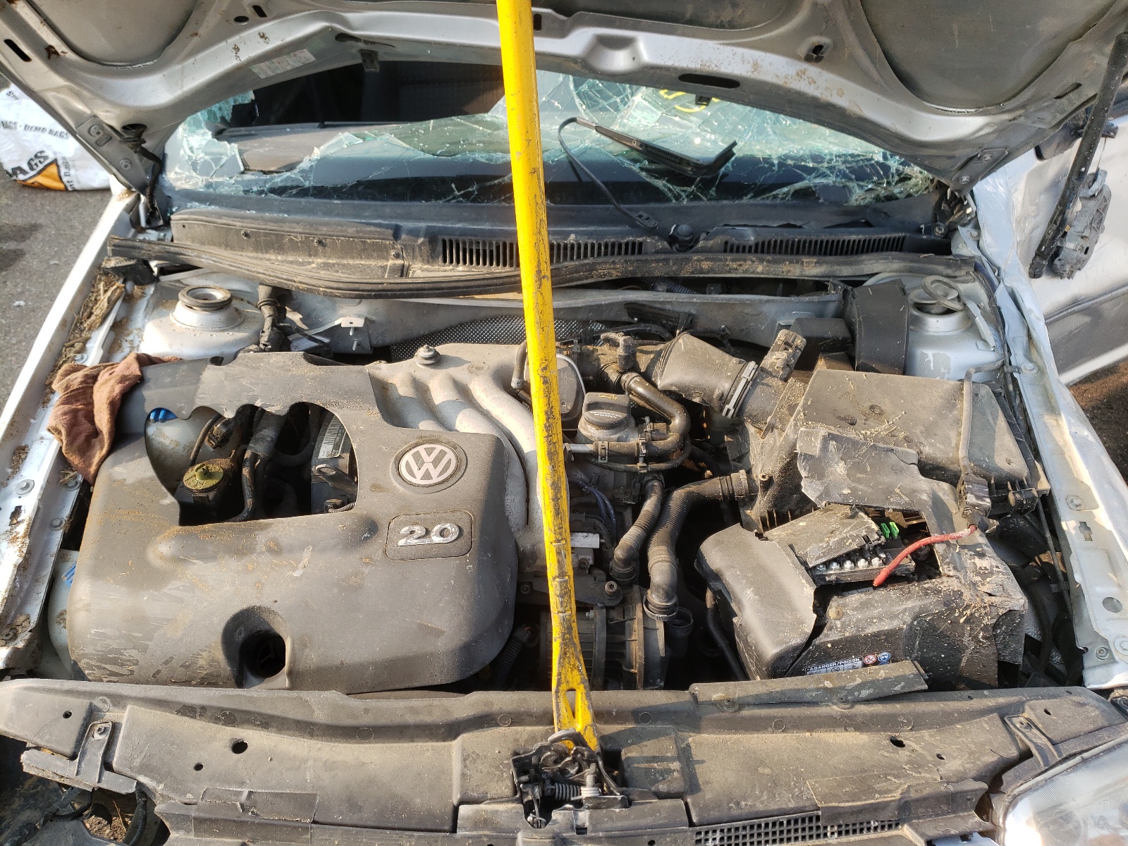 Photo 7 from auction – 2004 VOLKSWAGEN JETTA GL with VIN 3VWRK69MX4M138929