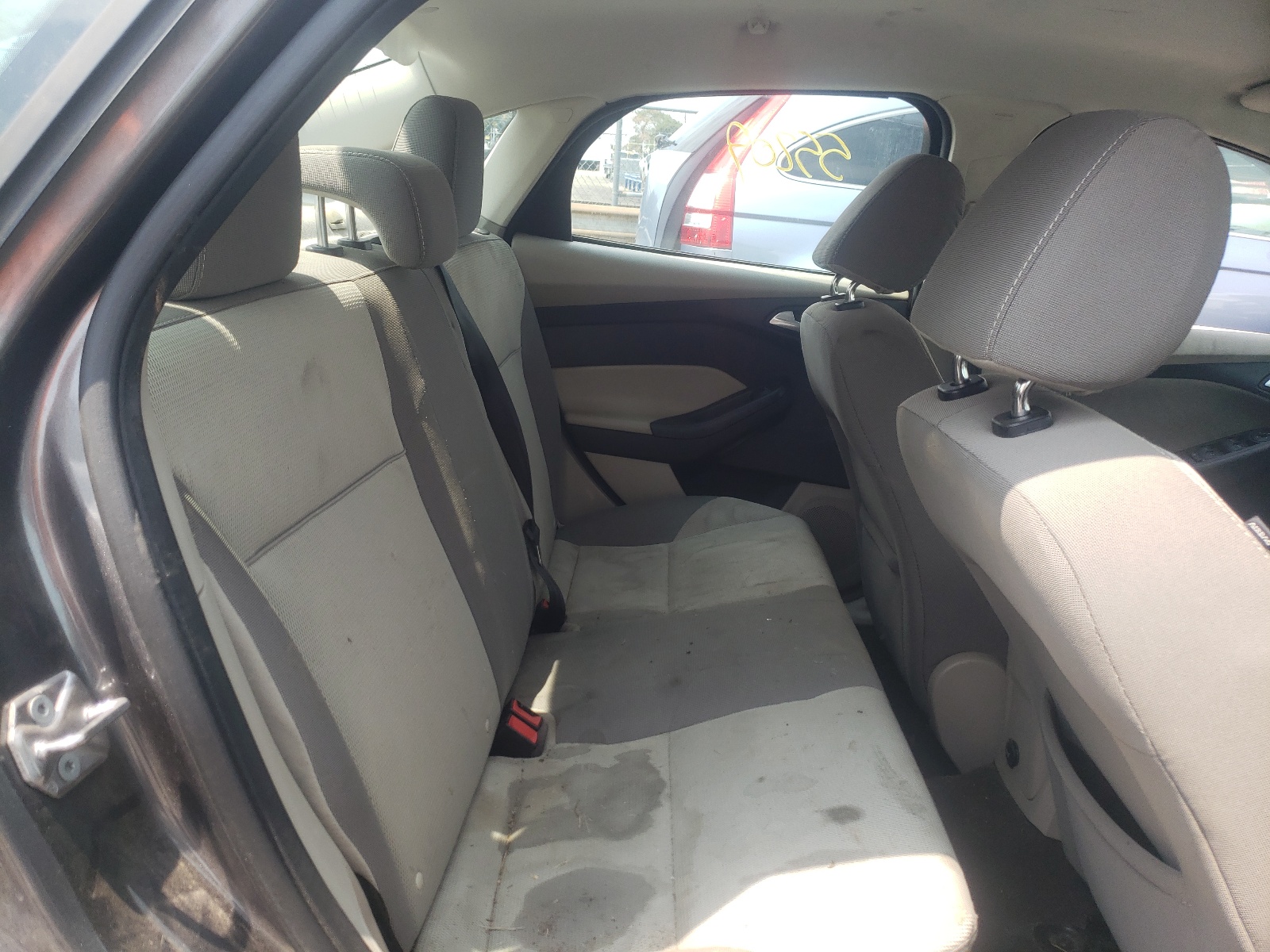 Zdjęcie 6 z aukcji – 2014 FORD FOCUS SE z VIN 1FADP3F24EL351352
