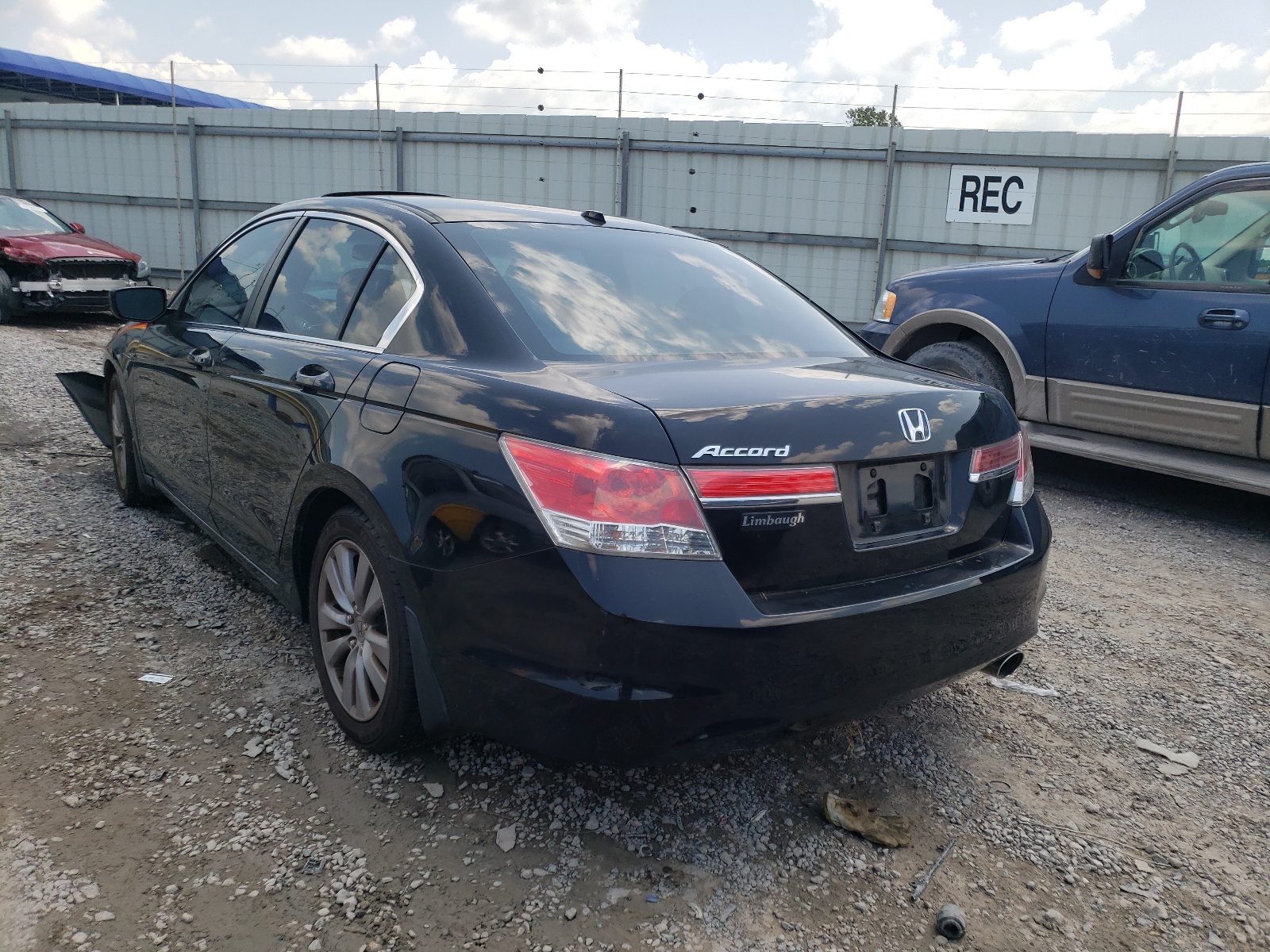Photo 3 from auction – 2011 HONDA ACCORD EXL with VIN 1HGCP2F8XBA074929
