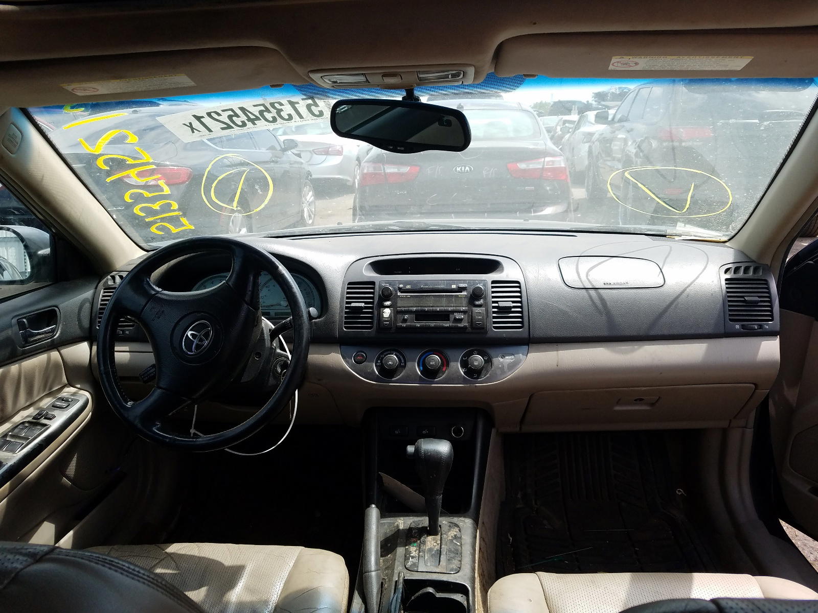 Photo 9 from auction – 2002 TOYOTA CAMRY LE with VIN JTDBF30K020039202