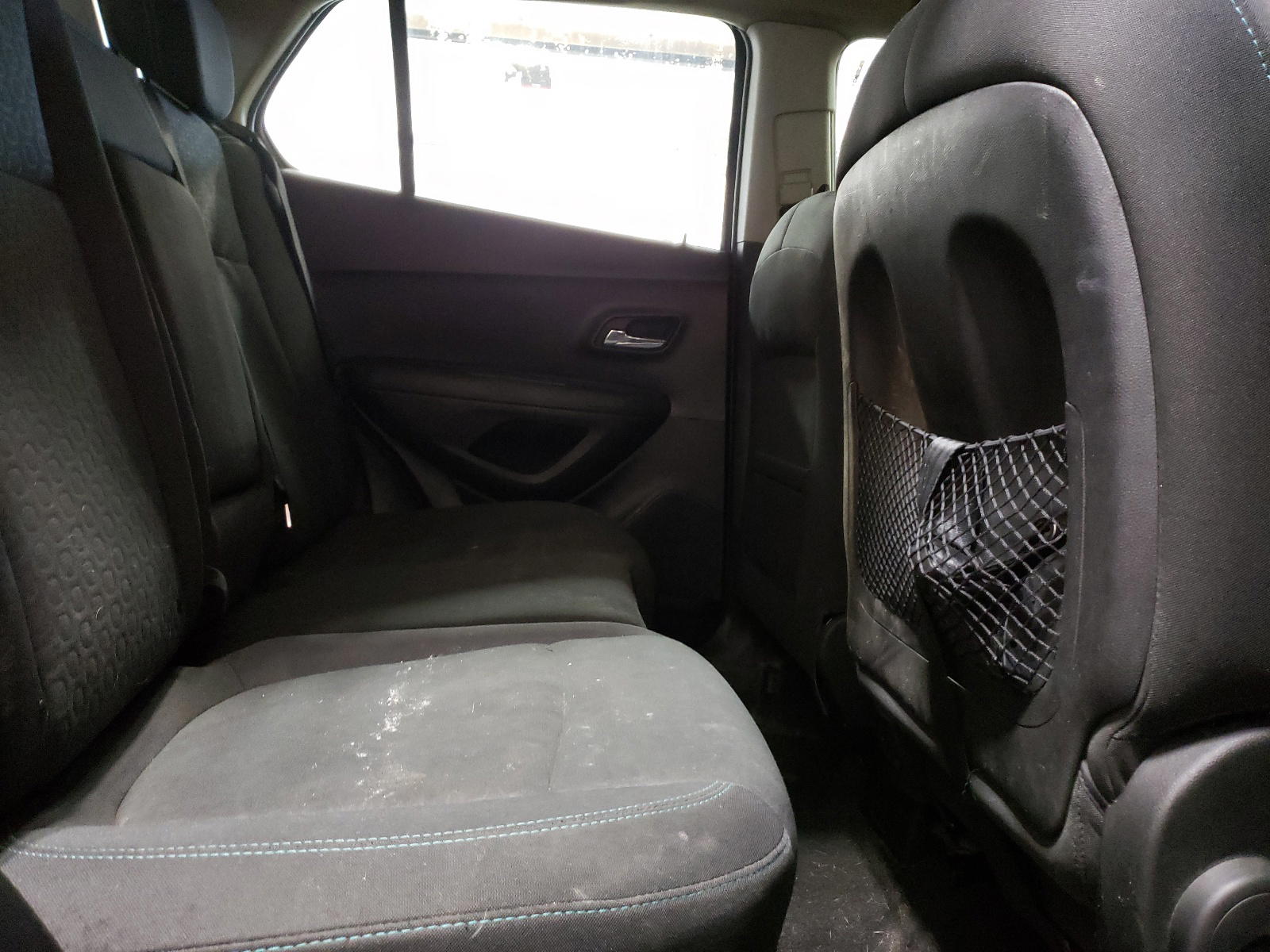 Photo 6 from auction – 2015 CHEVROLET TRAX LS with VIN 3GNCJKSB3FL237914