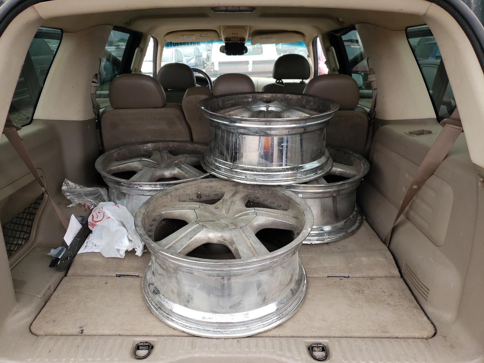 Photo 19 from auction – 2003 FORD EXPLORER E with VIN 1FMZU64W33UC78865