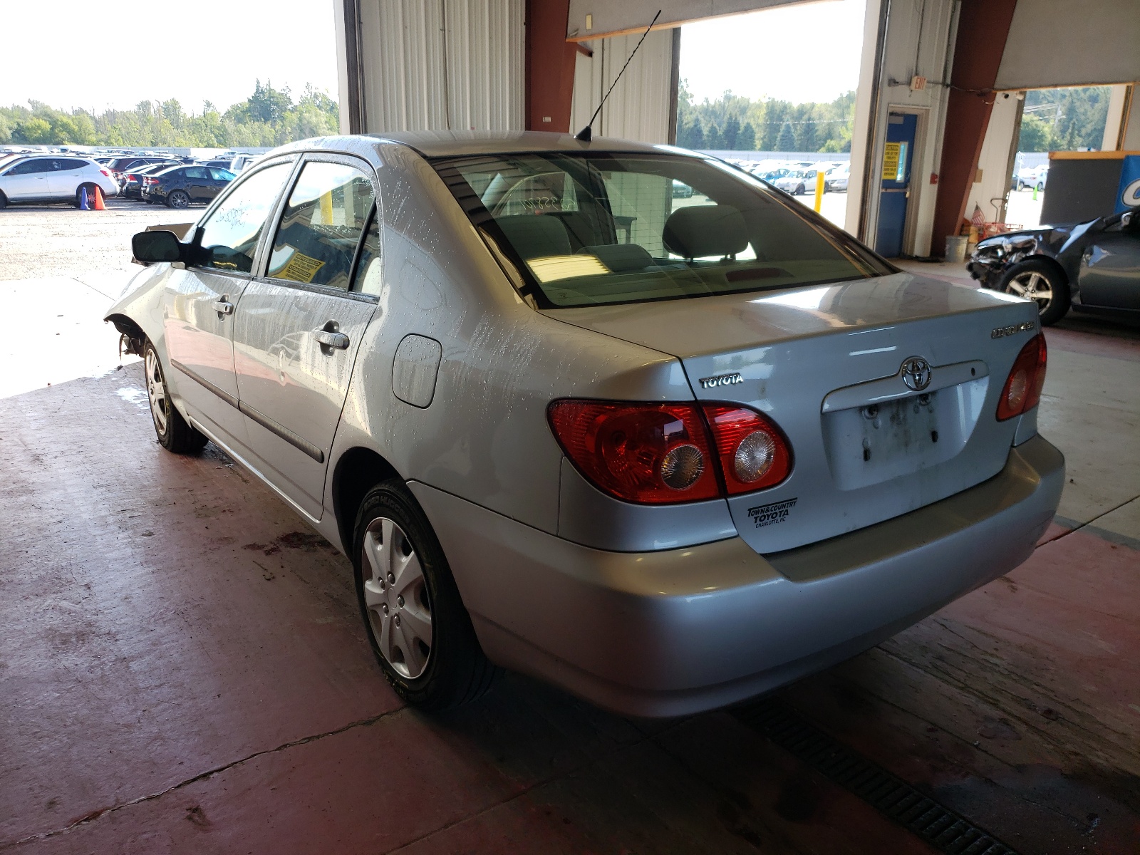 Photo 3 from auction – 2005 TOYOTA COROLLA CE with VIN 1NXBR32E65Z534933