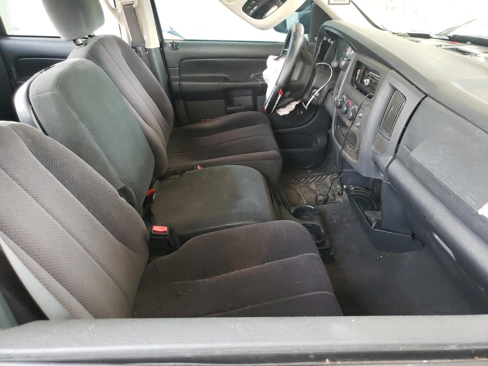 Photo 5 from auction – 2004 DODGE RAM 1500 S with VIN 1D7HA18D64S577662