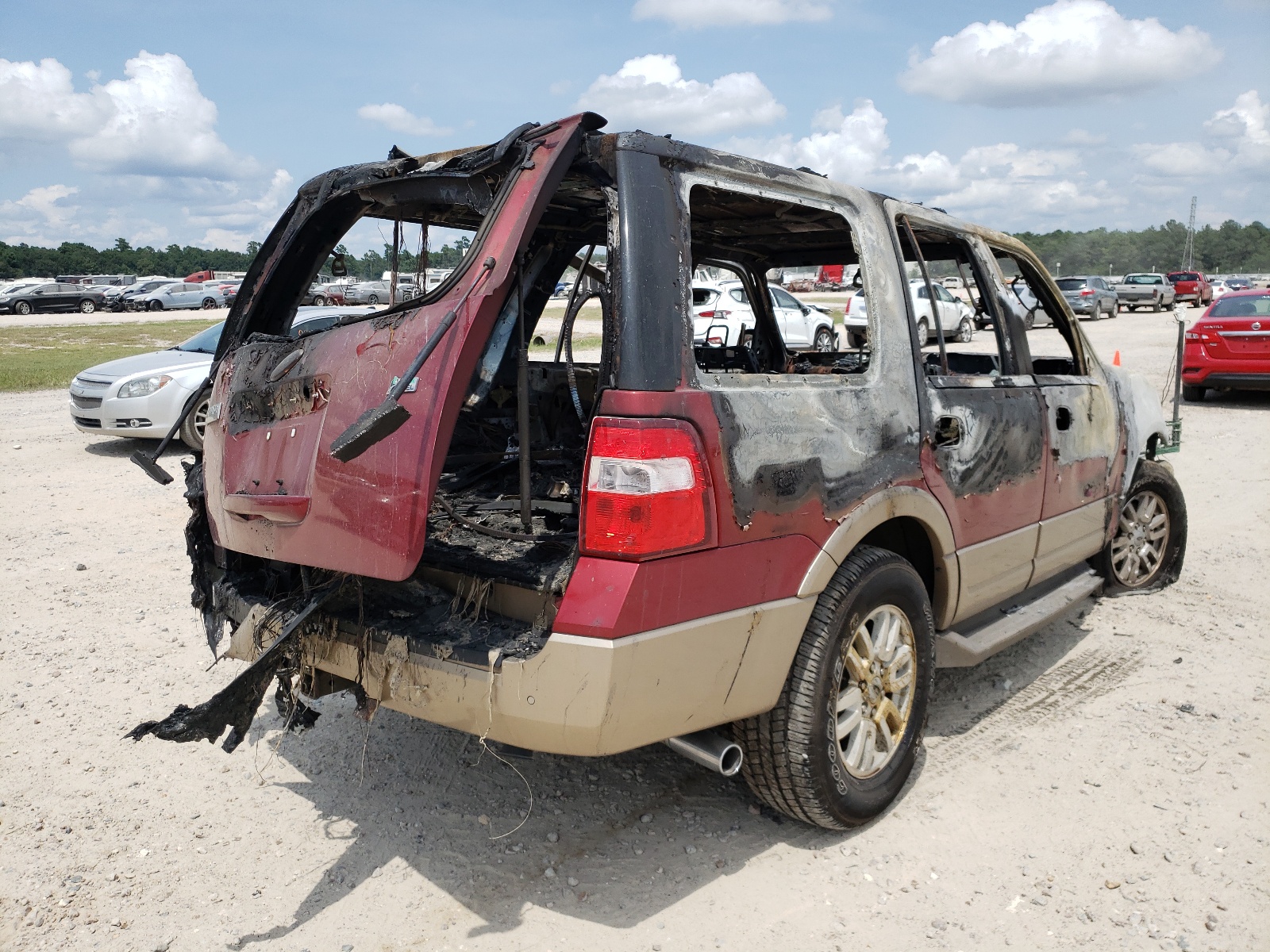 Photo 4 from auction – 2014 FORD EXPEDITION with VIN 1FMJU1H58EEF23061