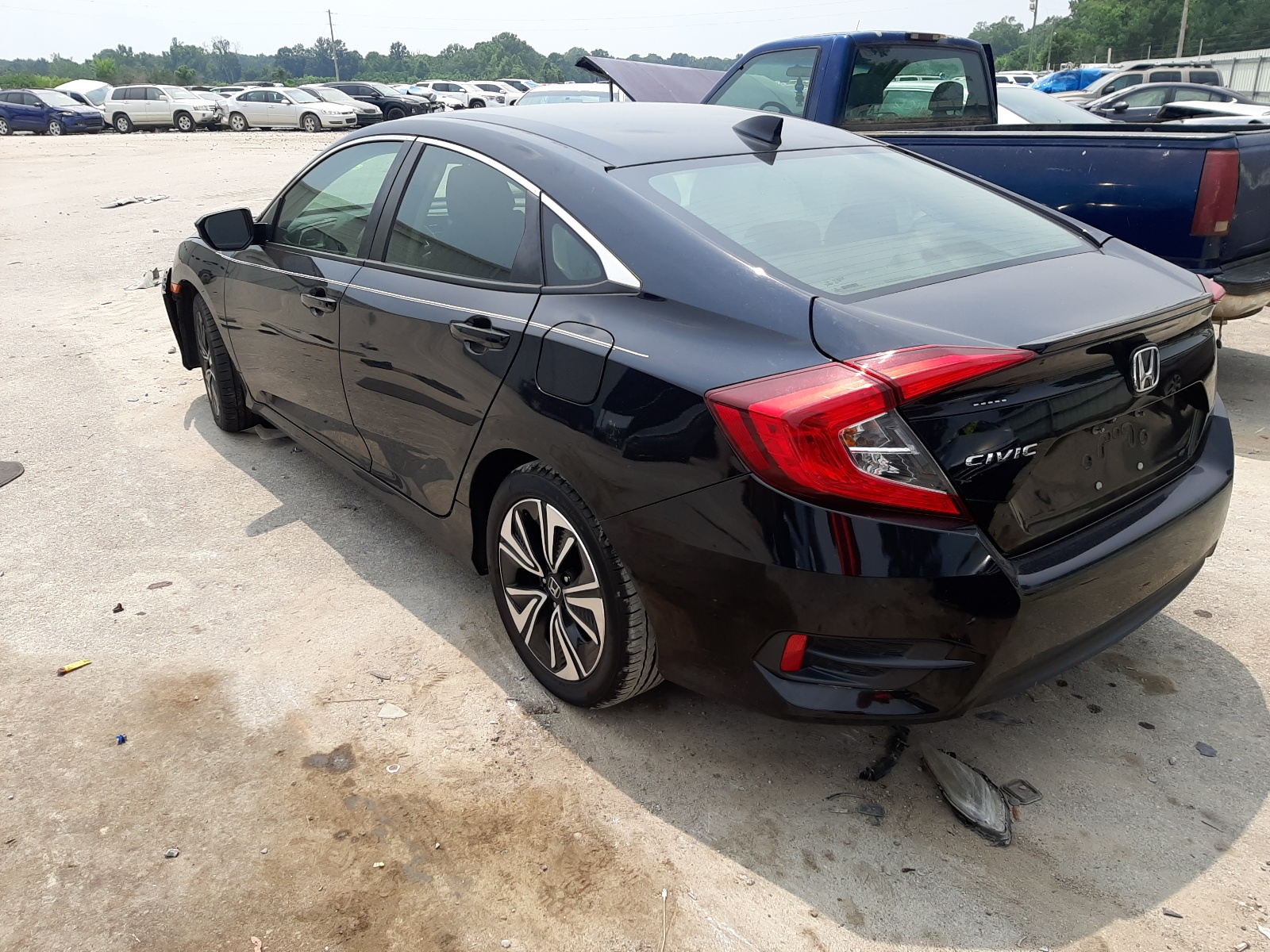 Photo 3 from auction – 2017 HONDA CIVIC EX with VIN 19XFC1F3XHE027315