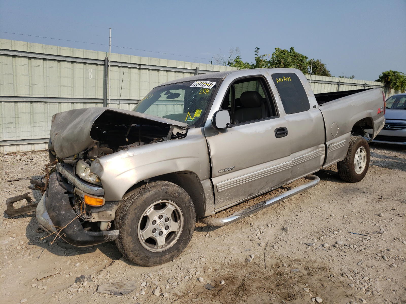 Photo 2 from auction – 2000 CHEVROLET SILVERADO with VIN 2GCEK19T0Y1158227