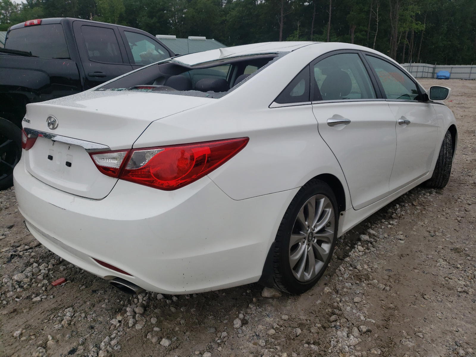 Photo 4 from auction – 2012 HYUNDAI SONATA SE with VIN 5NPEC4AC6CH410094