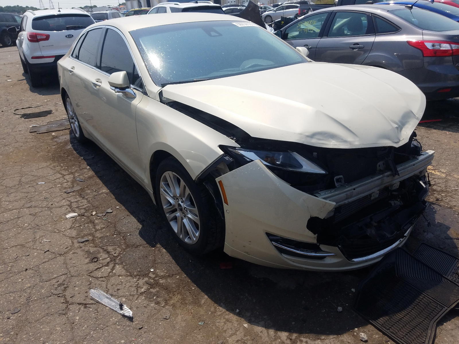 LINCOLN MKZ 2016 with VIN 3LN6L2G92GR612305 - Photo from auction