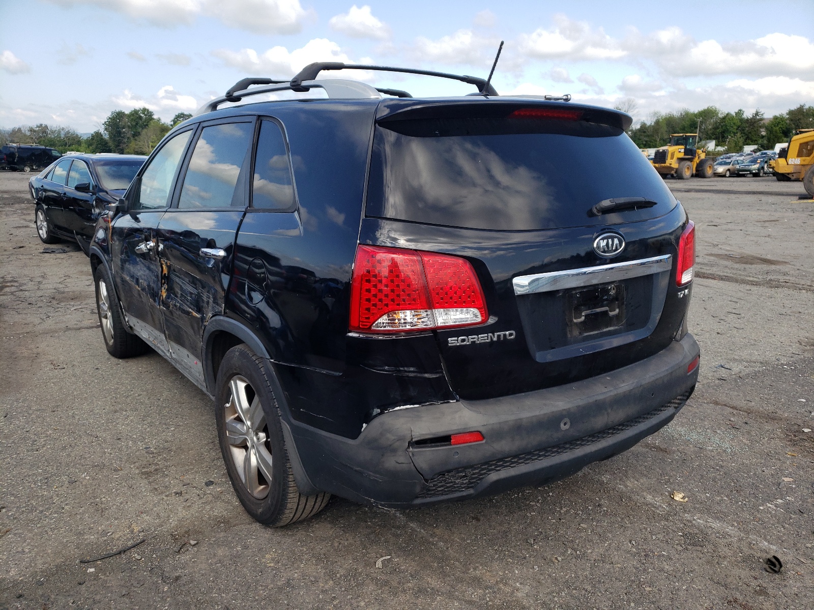 Photo 3 from auction – 2013 KIA SORENTO EX with VIN 5XYKUDA24DG325108