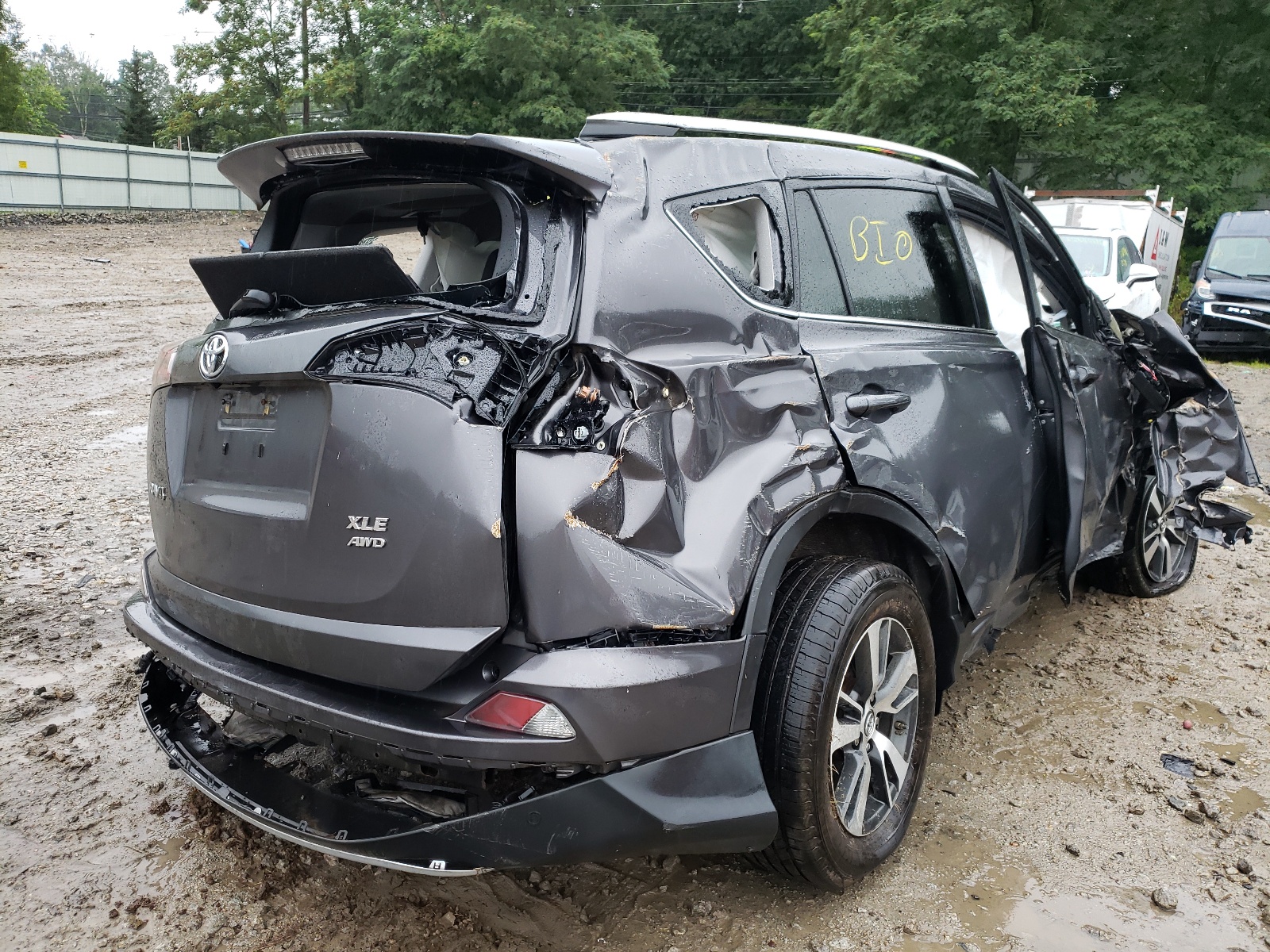 Photo 4 from auction – 2016 TOYOTA RAV4 XLE with VIN 2T3RFREVXGW538614