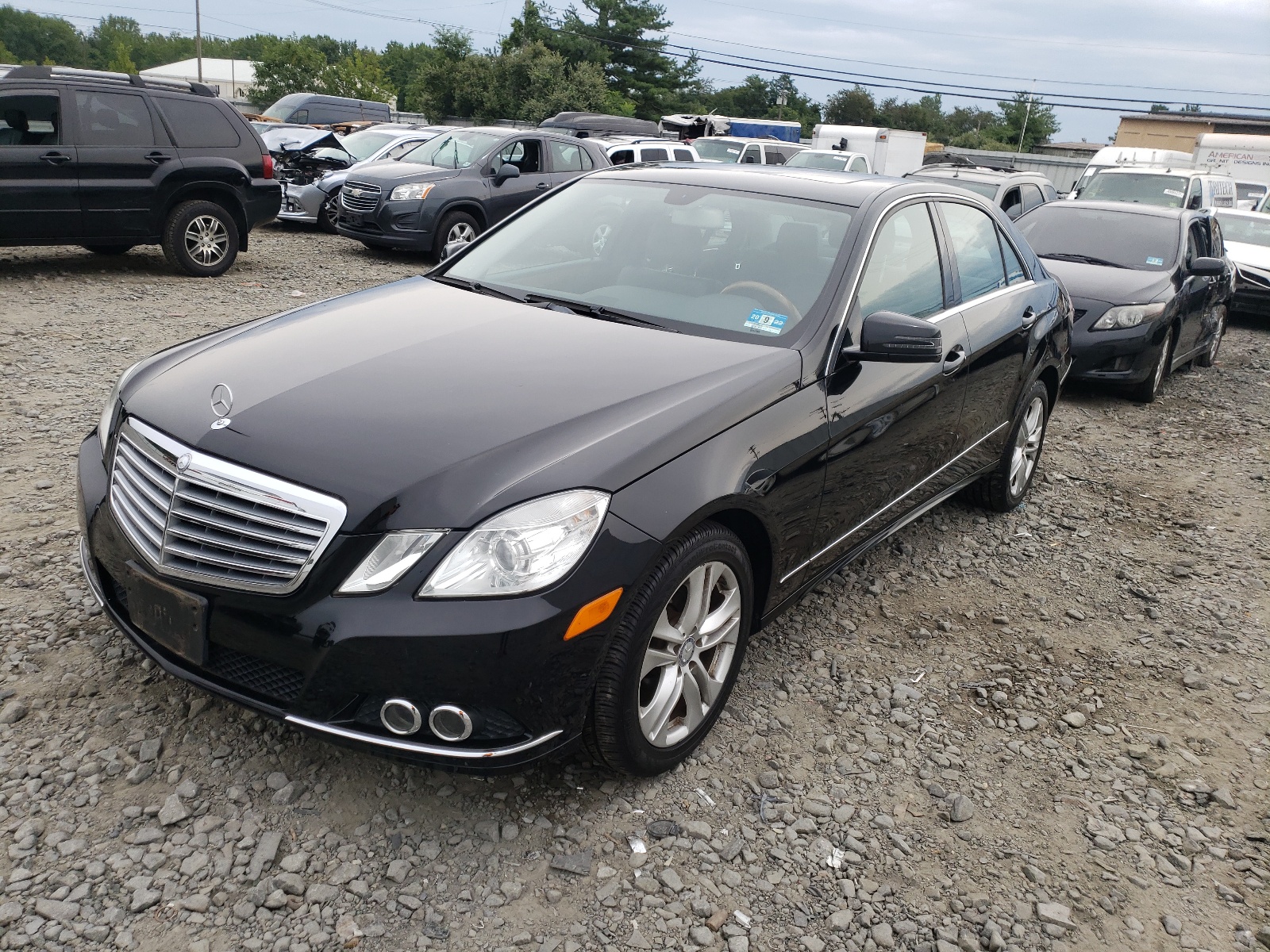 Photo 2 from auction – 2011 MERCEDES-BENZ E 350 4MAT with VIN WDDHF8HBXBA398908