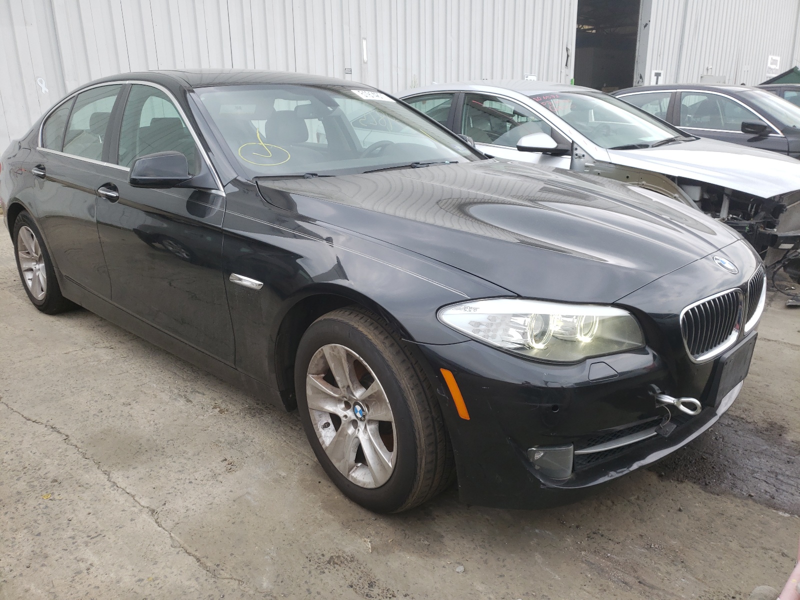 BMW 528 XI 2013 with VIN WBAXH5C51DDW12425 - Photo from auction