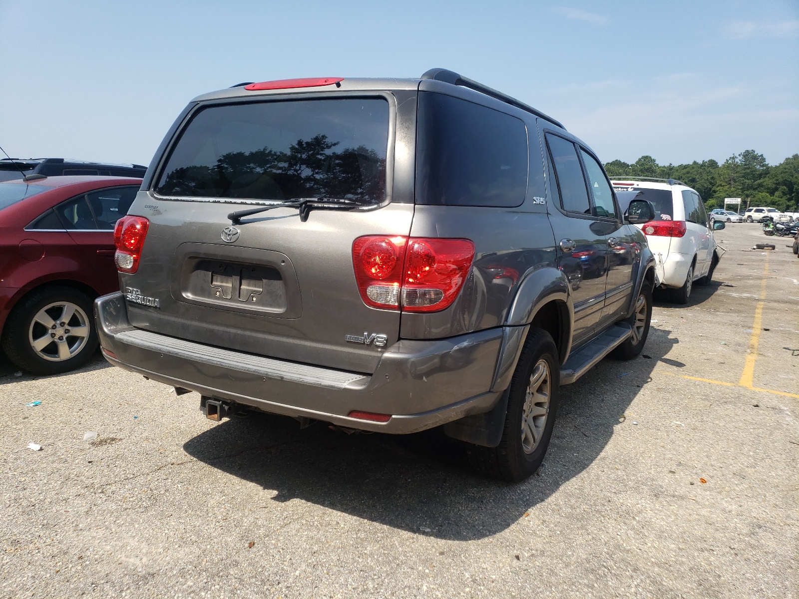 Photo 4 from auction – 2005 TOYOTA SEQUOIA SR with VIN 5TDZT34A85S259276