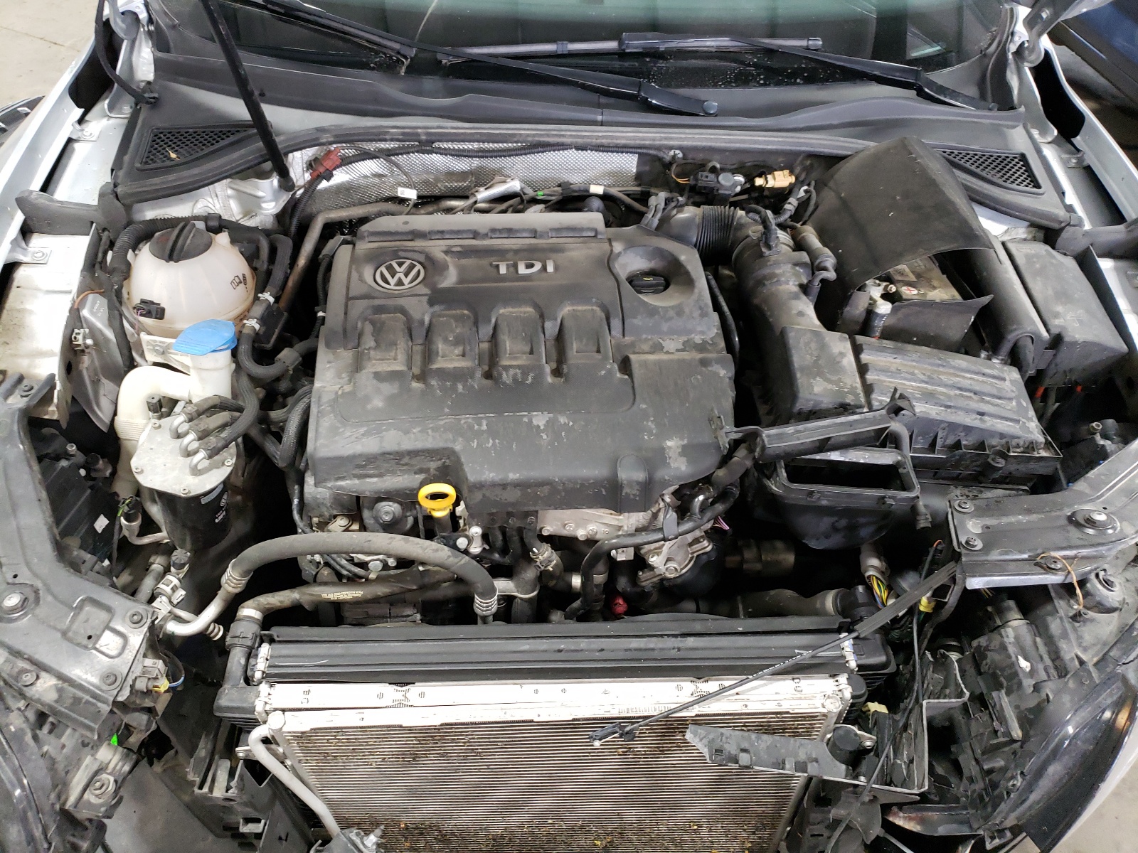 Photo 7 from auction – 2015 VOLKSWAGEN PASSAT SEL with VIN 1VWCV7A36FC074902