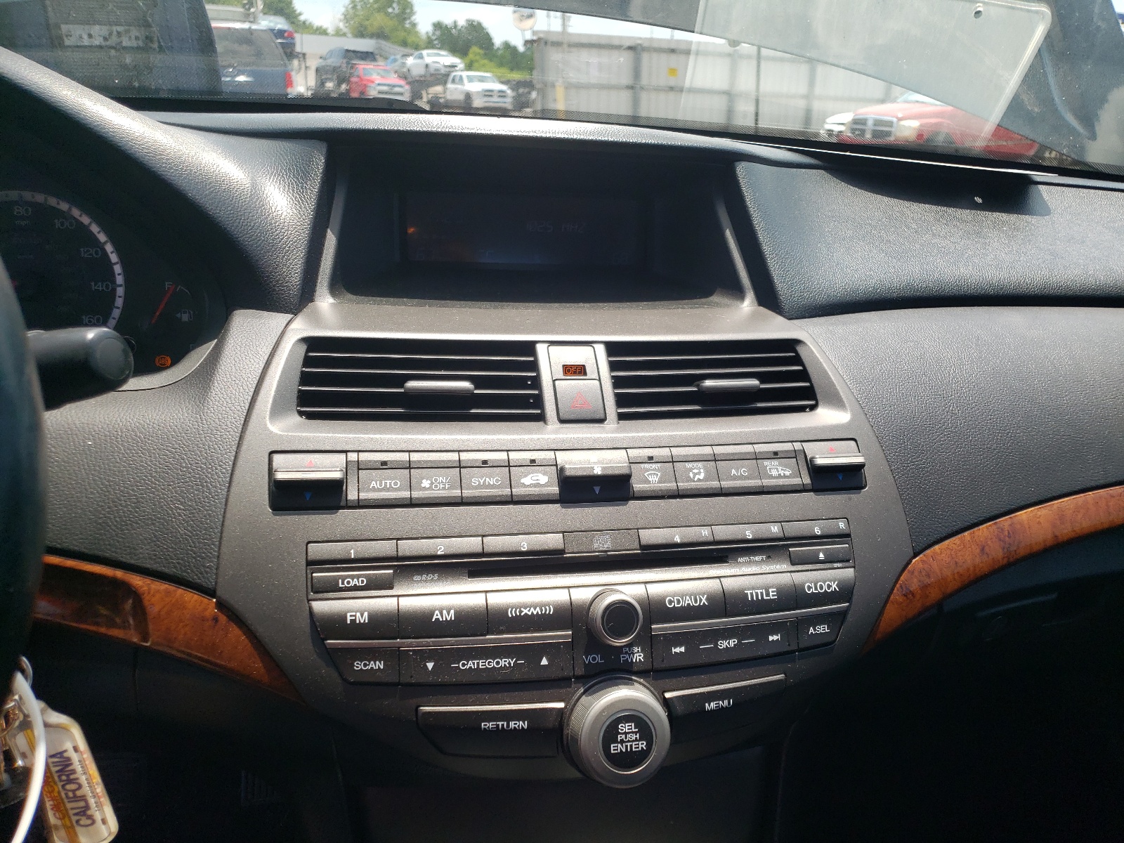 Photo 9 from auction – 2011 HONDA ACCORD EXL with VIN 1HGCP2F8XBA074929
