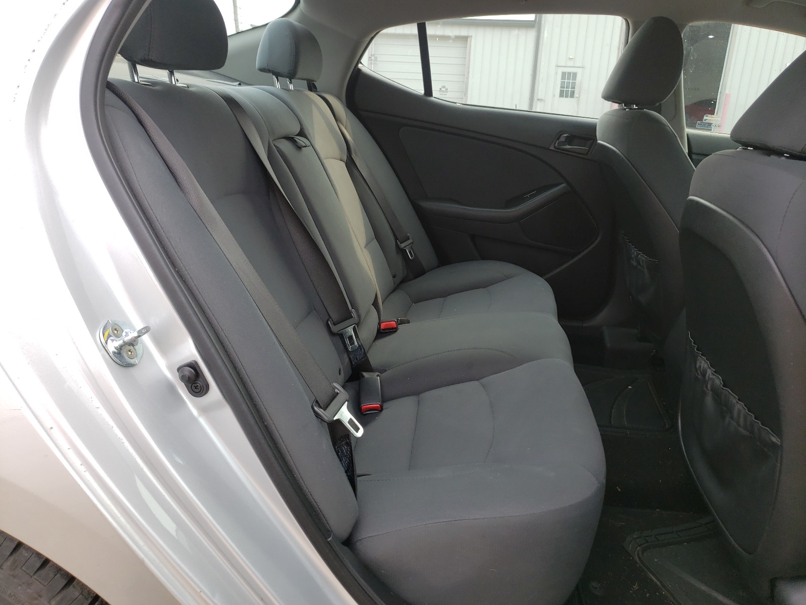 Photo 6 from auction – 2015 KIA OPTIMA LX with VIN 5XXGM4A77FG395419