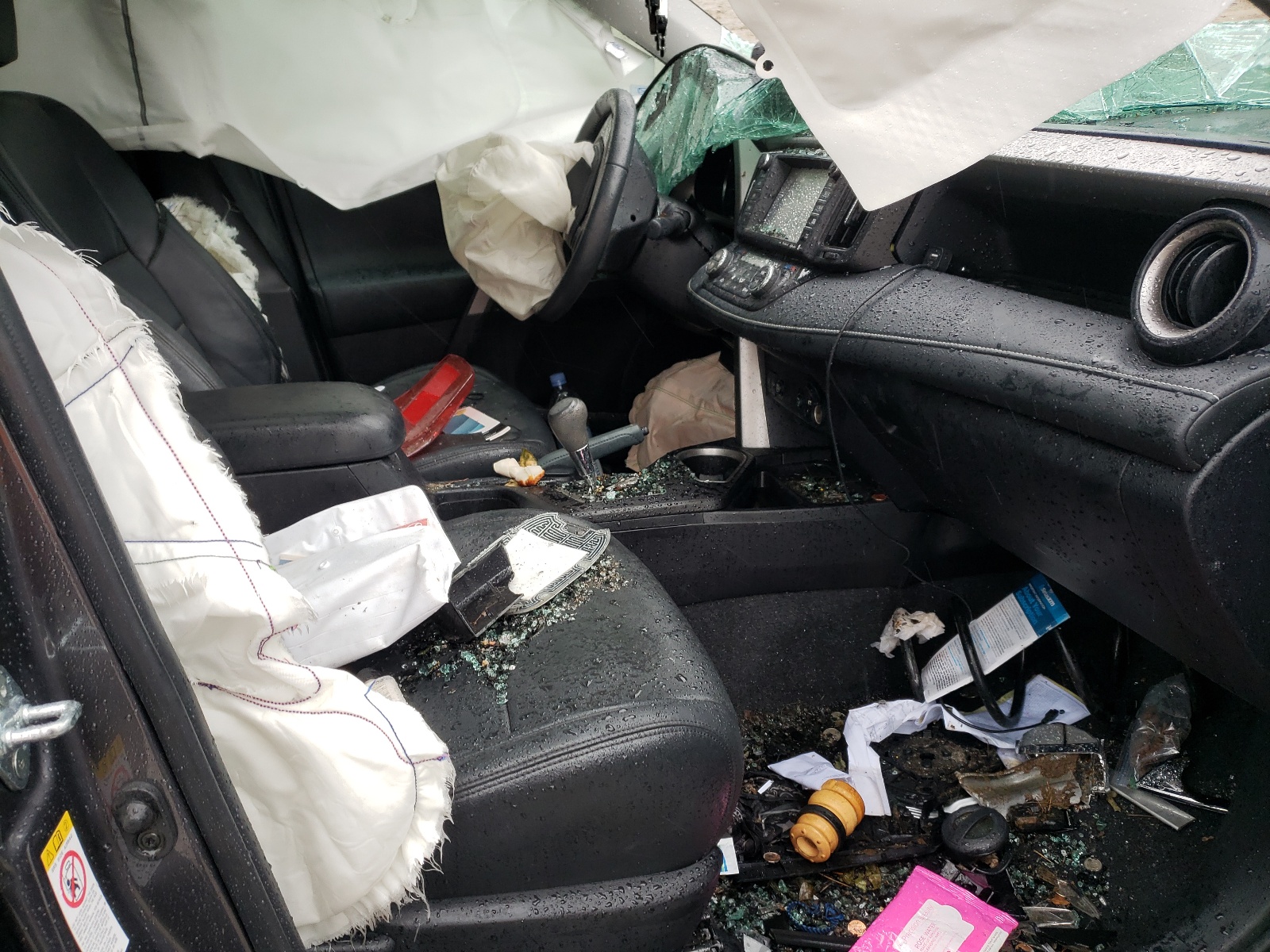Photo 5 from auction – 2016 TOYOTA RAV4 XLE with VIN 2T3RFREVXGW538614