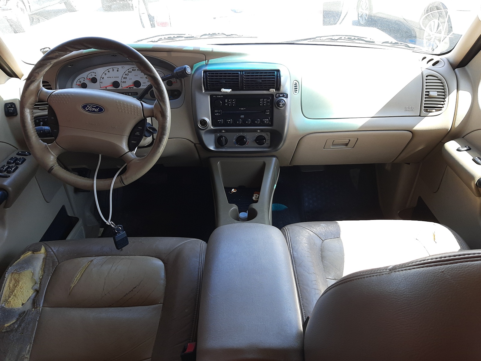 Foto 19 de la subasta – 2005 FORD EXPLORER S con VIN 1FMDU67K55UA48461