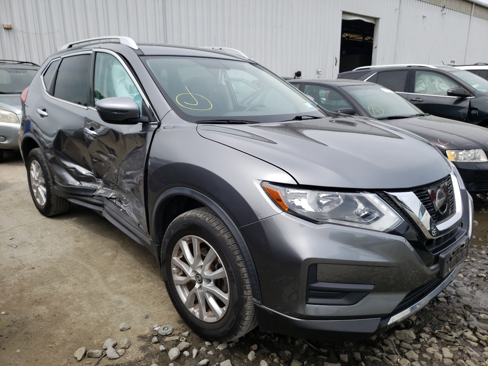 NISSAN ROGUE S 2017 with VIN KNMAT2MV3HP593434 - Photo from auction
